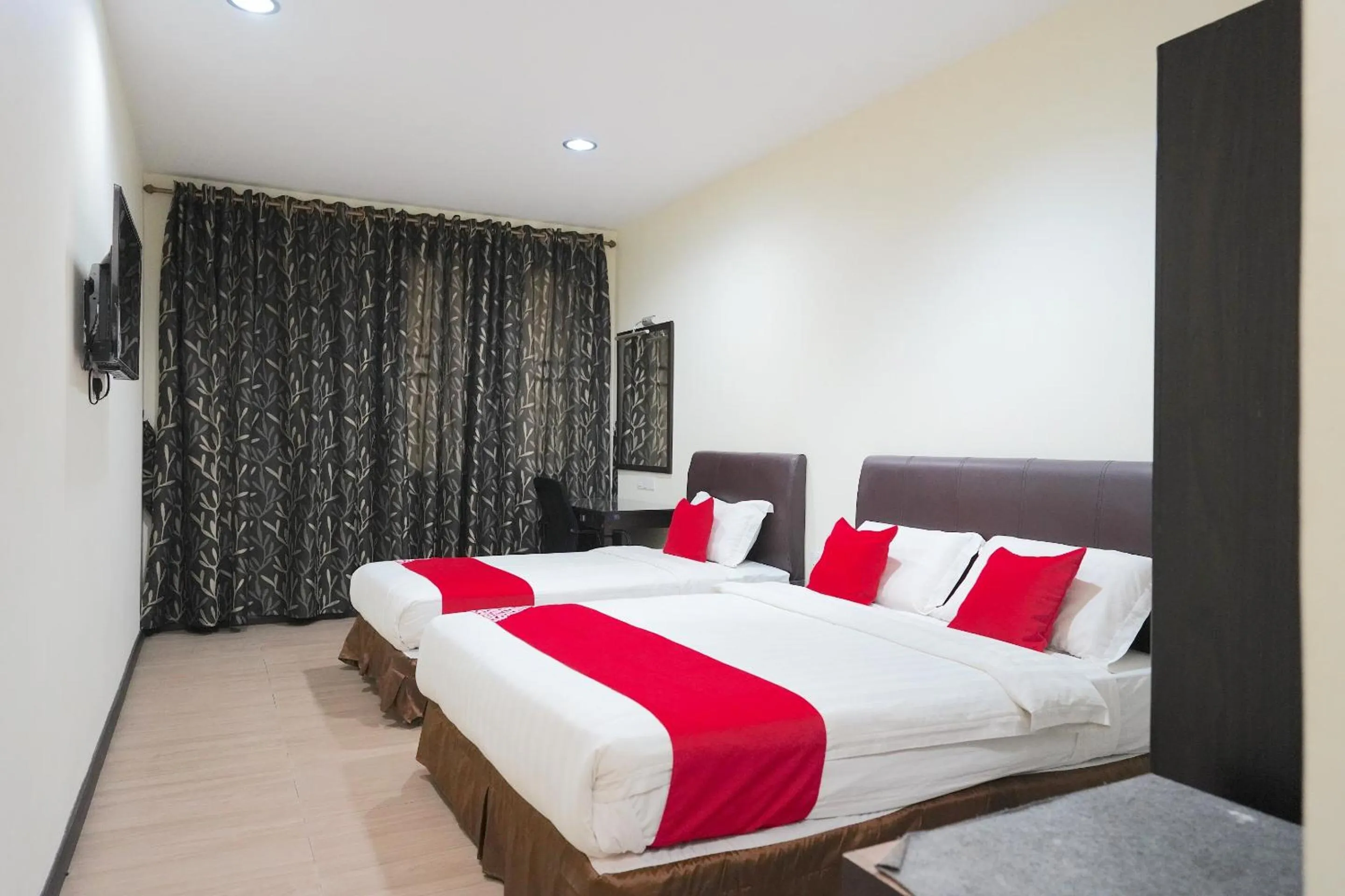 Bedroom, Bed in Hotel O Utama Inn