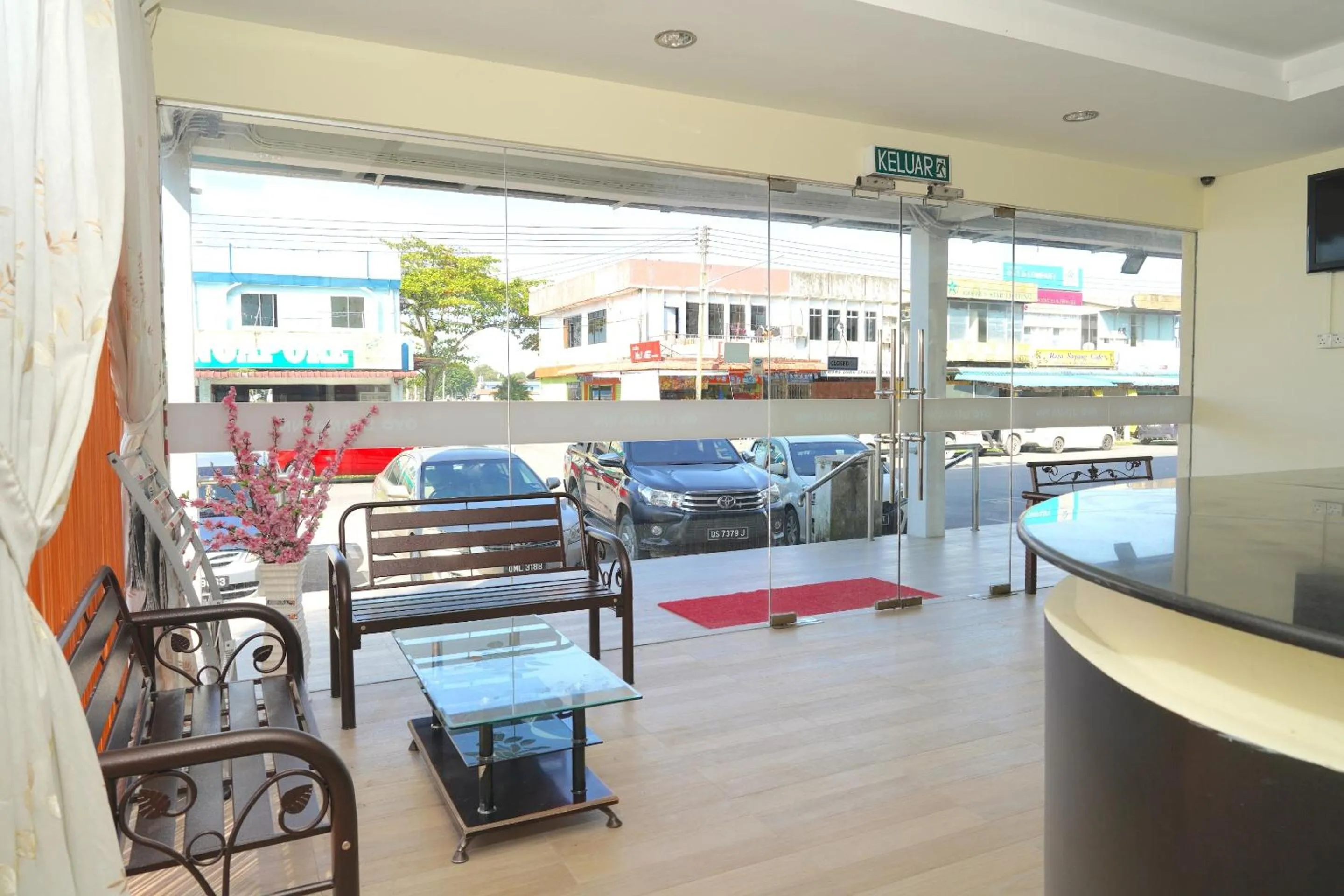 Lobby or reception in Hotel O Utama Inn