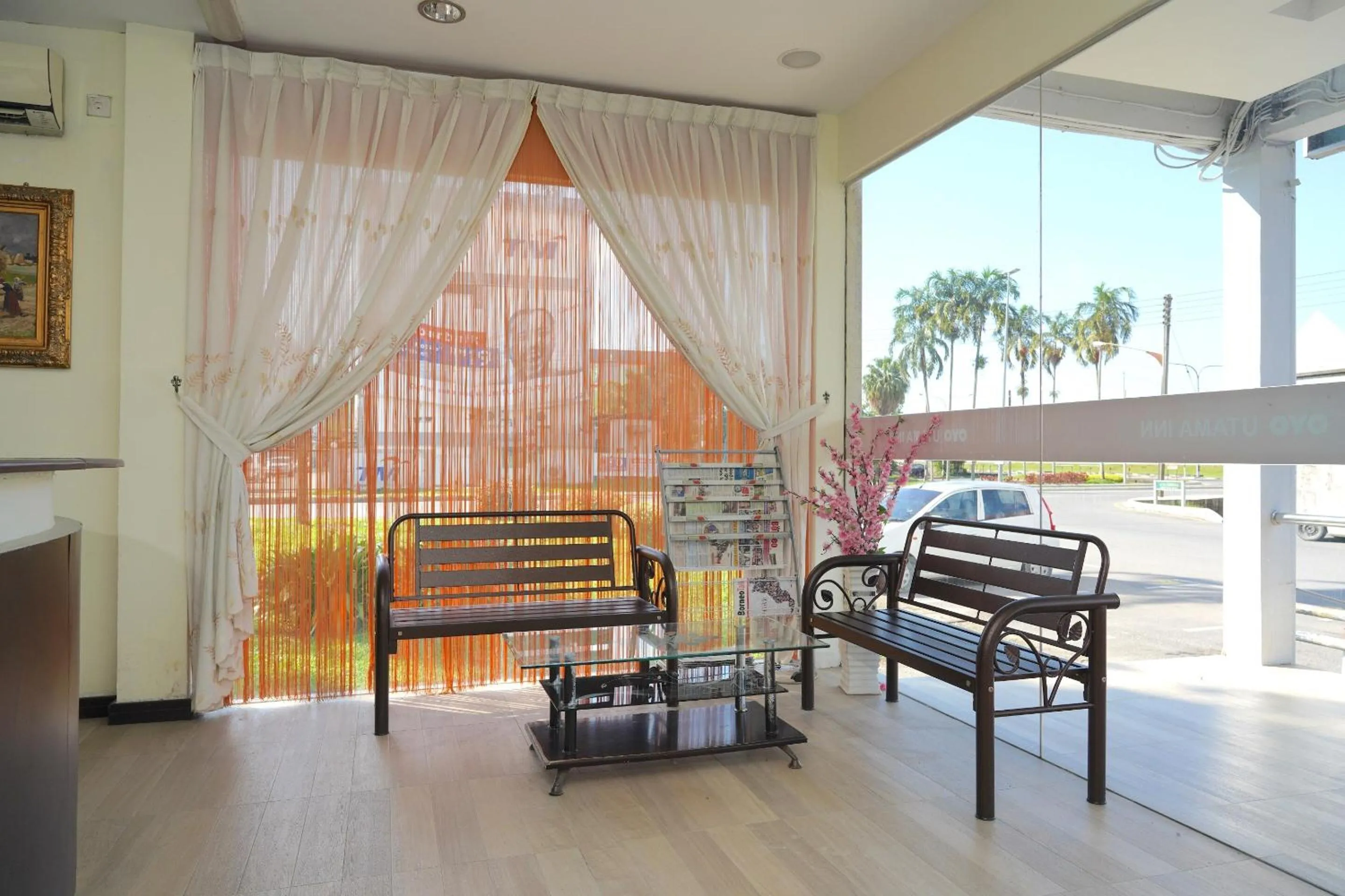 Lobby or reception in Hotel O Utama Inn
