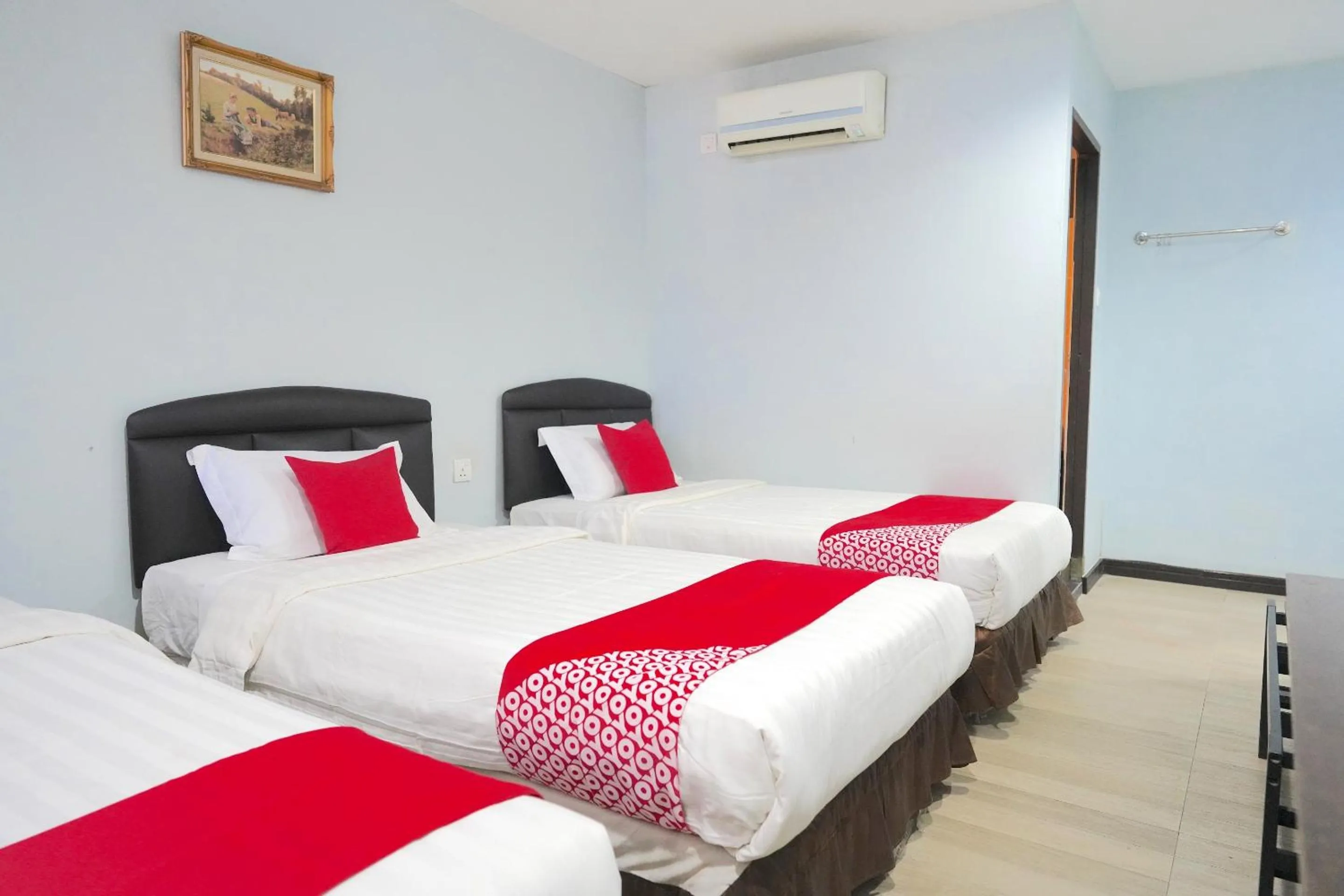 Bedroom, Bed in Hotel O Utama Inn