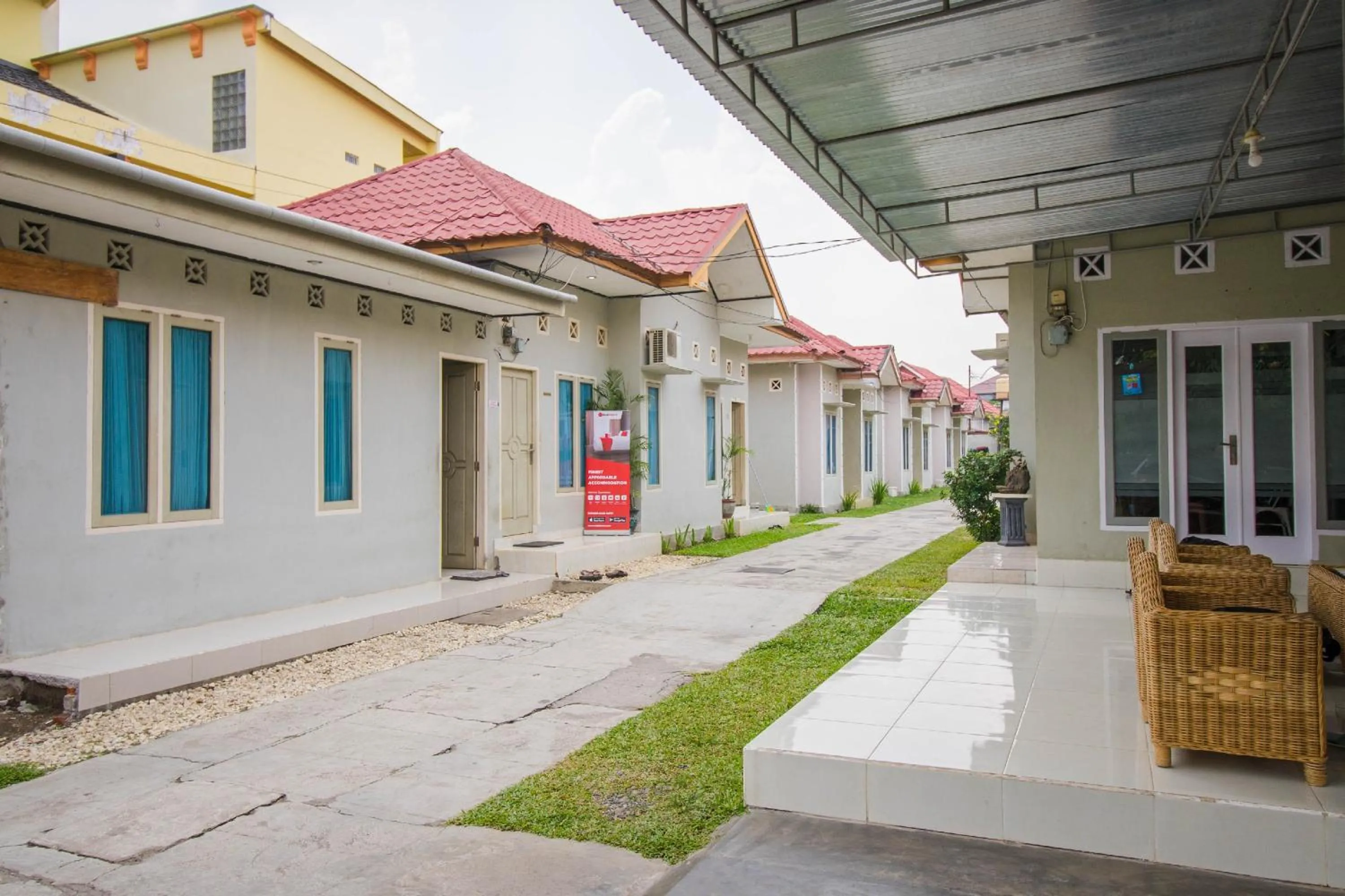 Facade/entrance in RedDoorz Syariah near Watervang Lubuk Linggau 2
