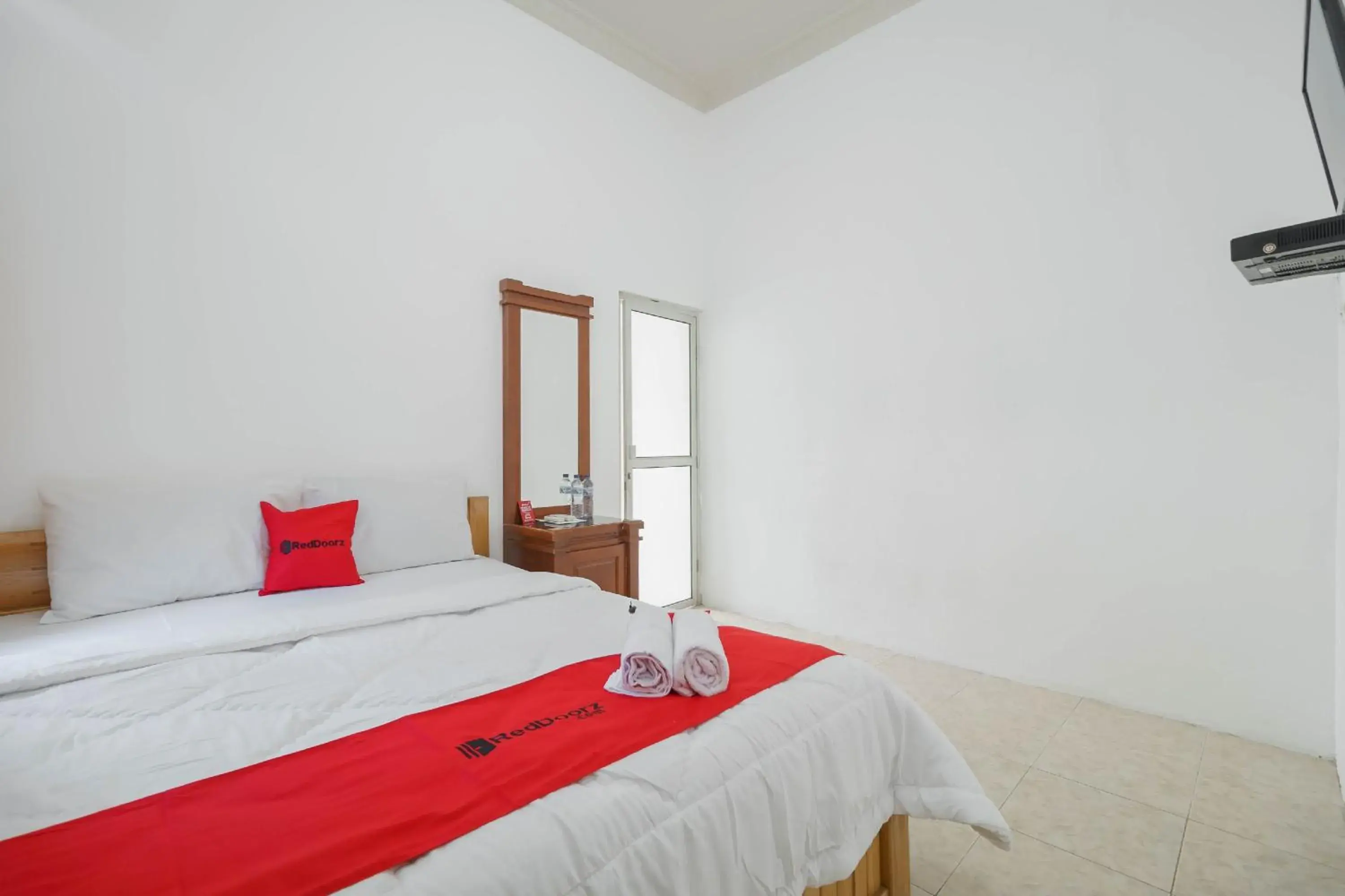 Bedroom, Bed in RedDoorz Syariah near Watervang Lubuk Linggau 2 Bedroom, Bed in RedDoorz Syariah near Watervang Lubuk Linggau 2