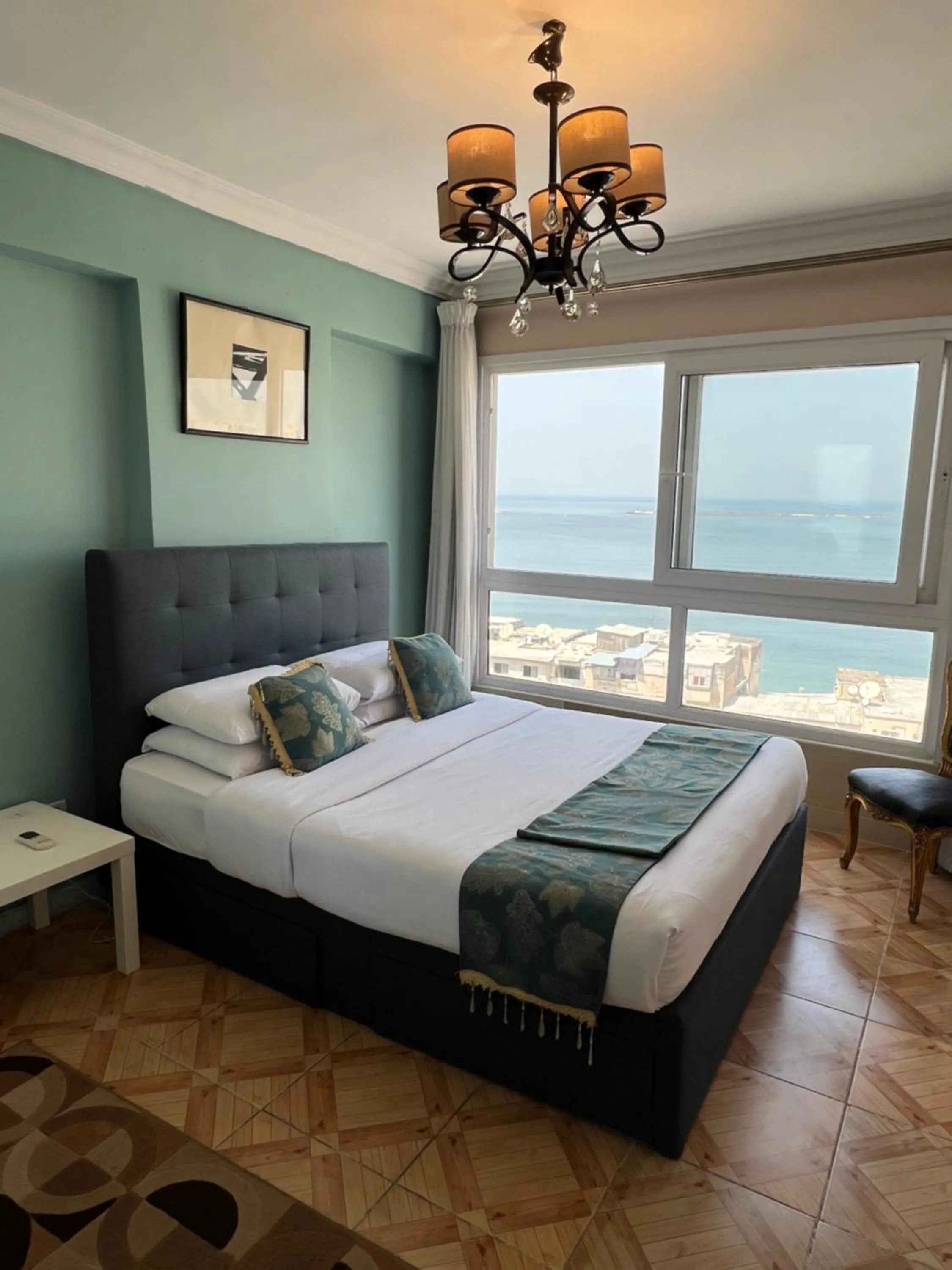 Downtown Sea View Suites