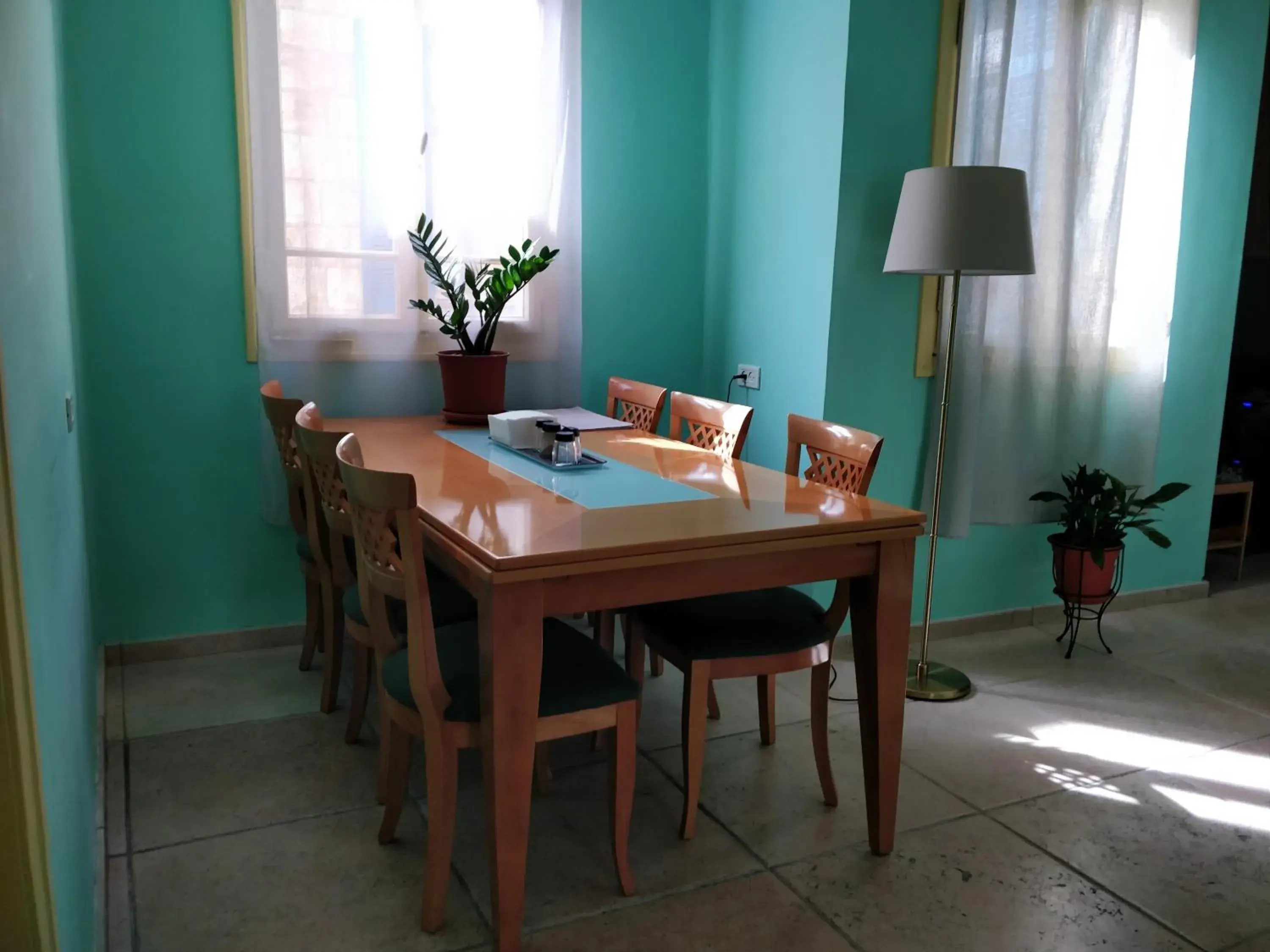 Classic Triple Room in Hostel Roks Classic Triple Room in Hostel Roks