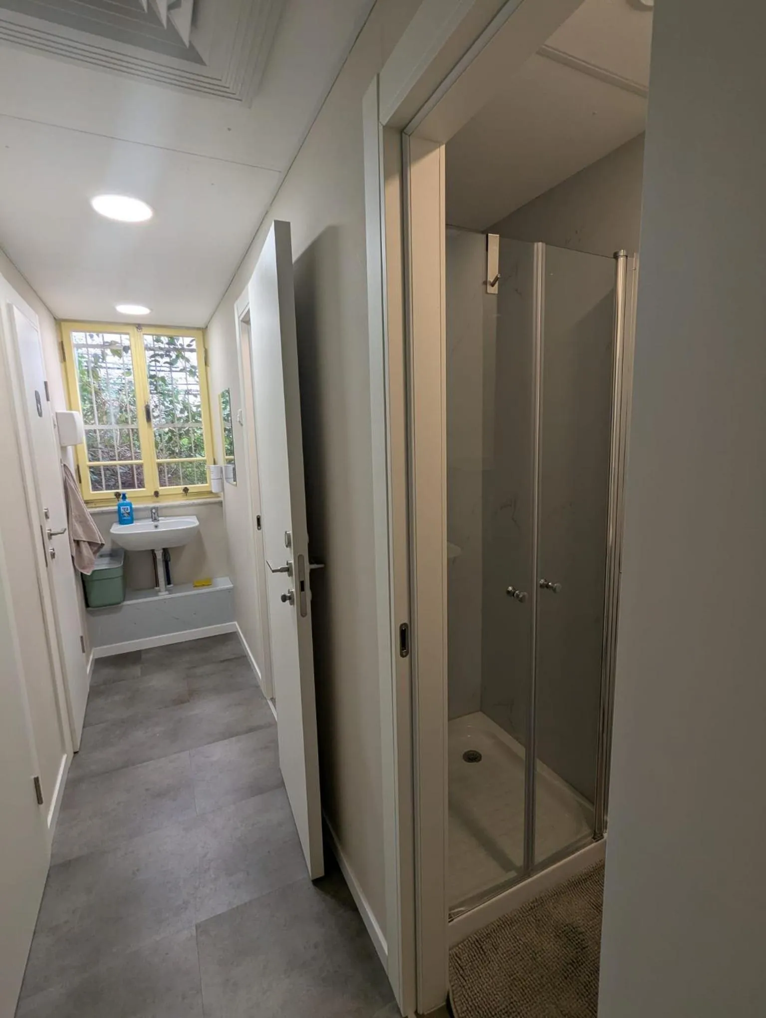 Bathroom in Hostel Roks