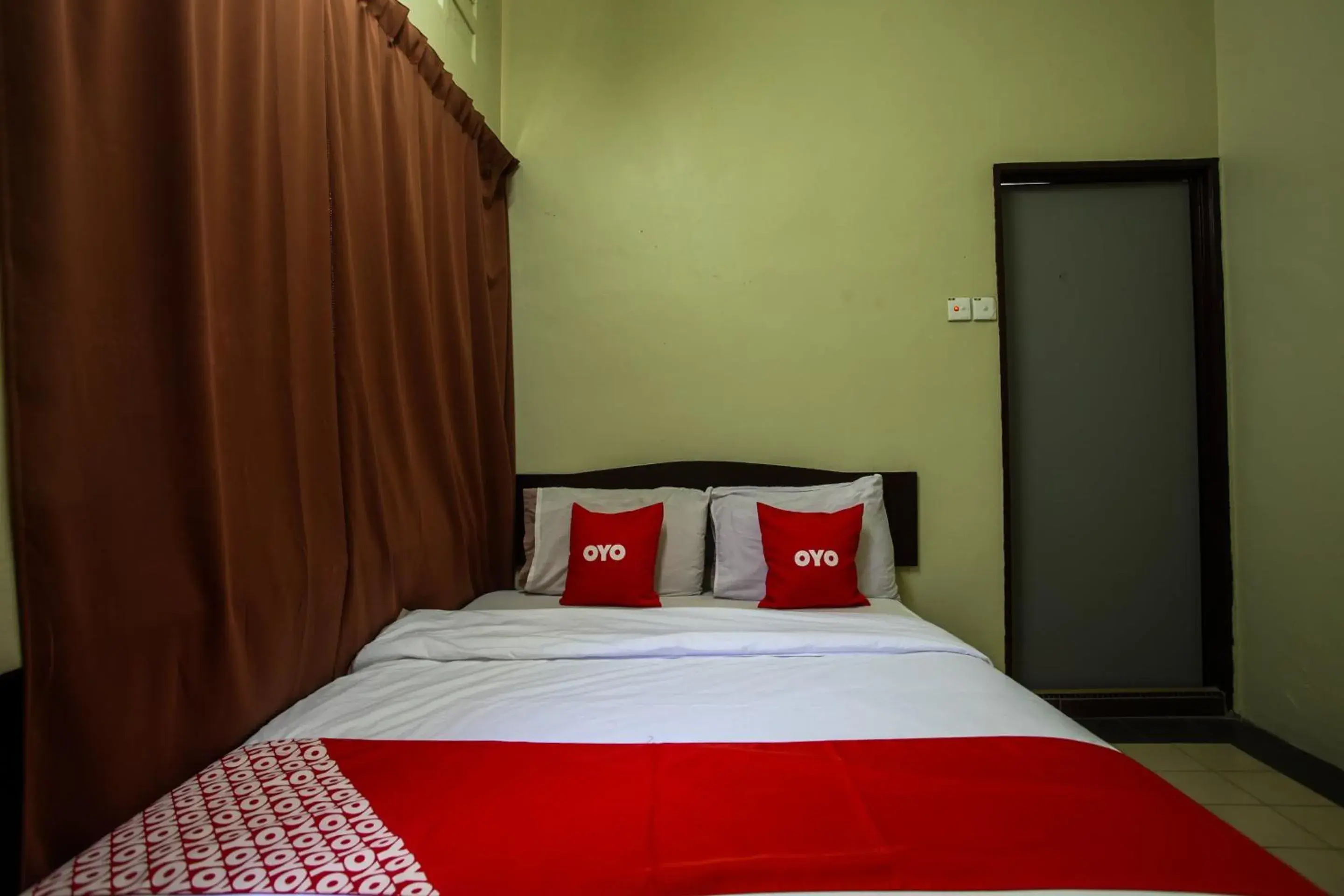 Bedroom, Bed in OYO 89549 Casavilla Hotel (city Centre) Taiping Bedroom, Bed in OYO 89549 Casavilla Hotel (city Centre) Taiping