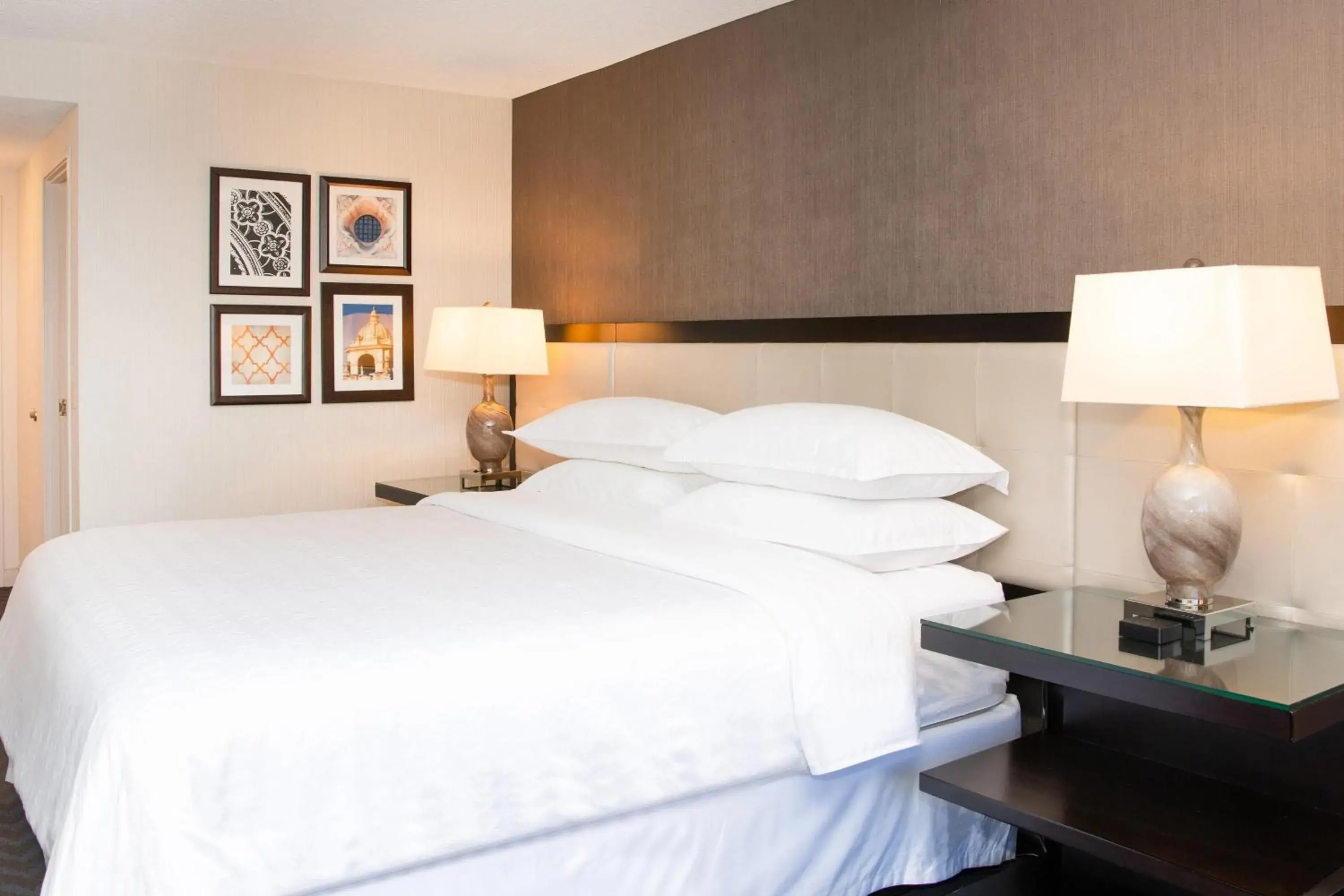 King Room with Adapted Tub - Mobility and Hearing Accessible in Sheraton Mission Valley San Diego Hotel King Room with Adapted Tub - Mobility and Hearing Accessible in Sheraton Mission Valley San Diego Hotel