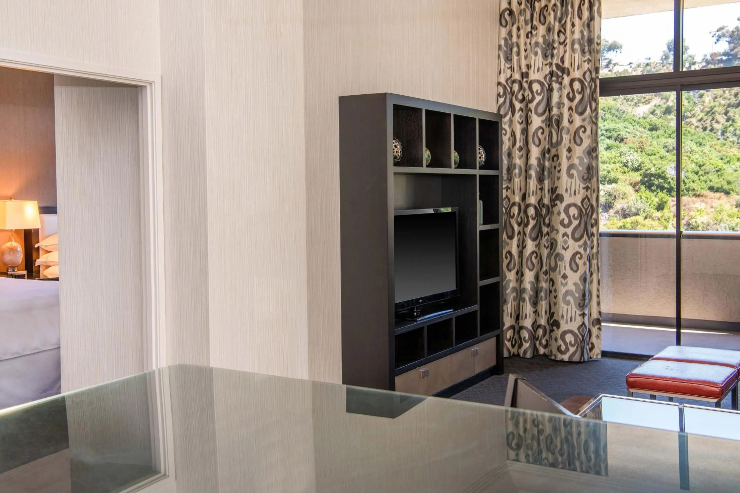 Living room in Sheraton Mission Valley San Diego Hotel