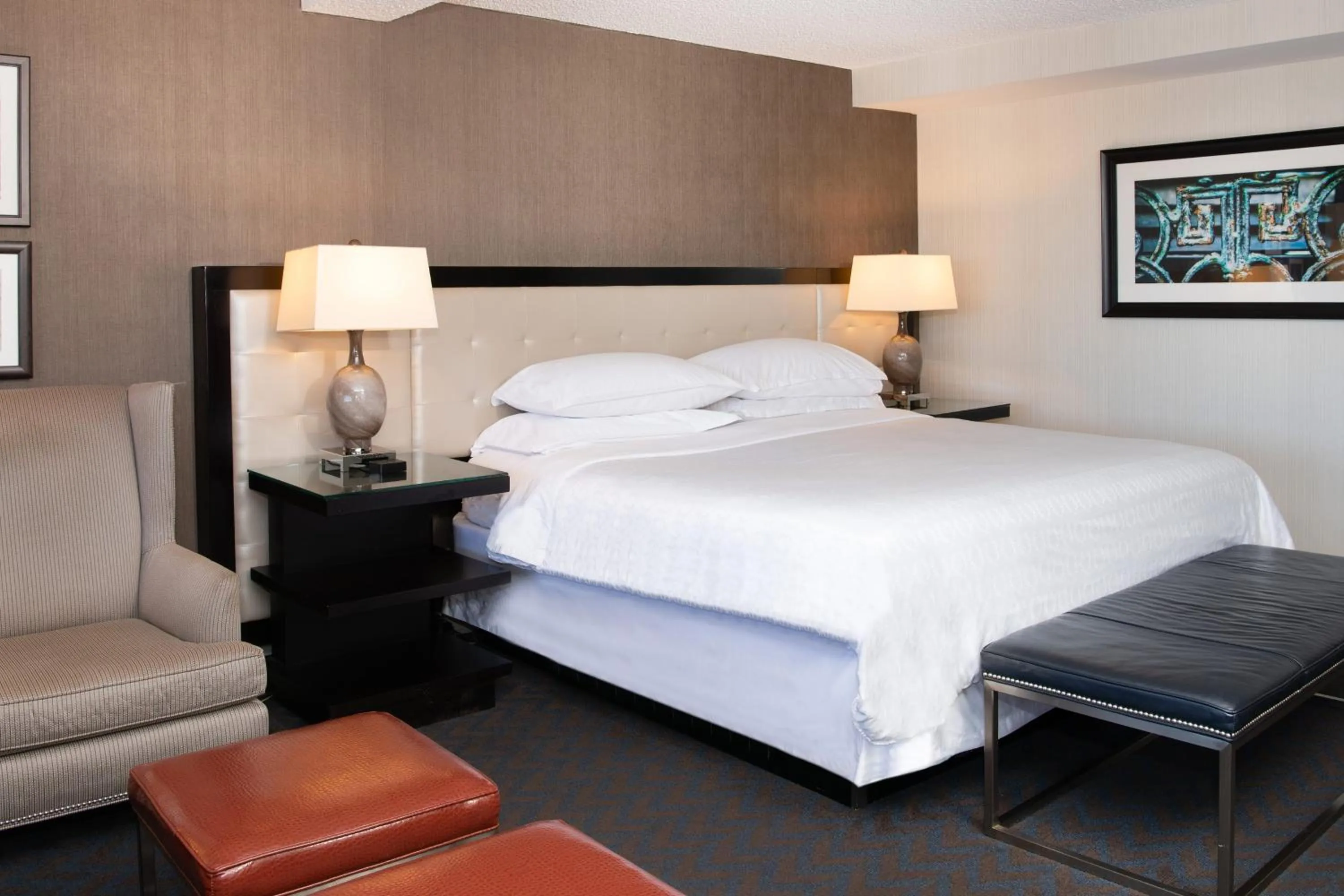 Photo of the whole room, Bed in Sheraton Mission Valley San Diego Hotel