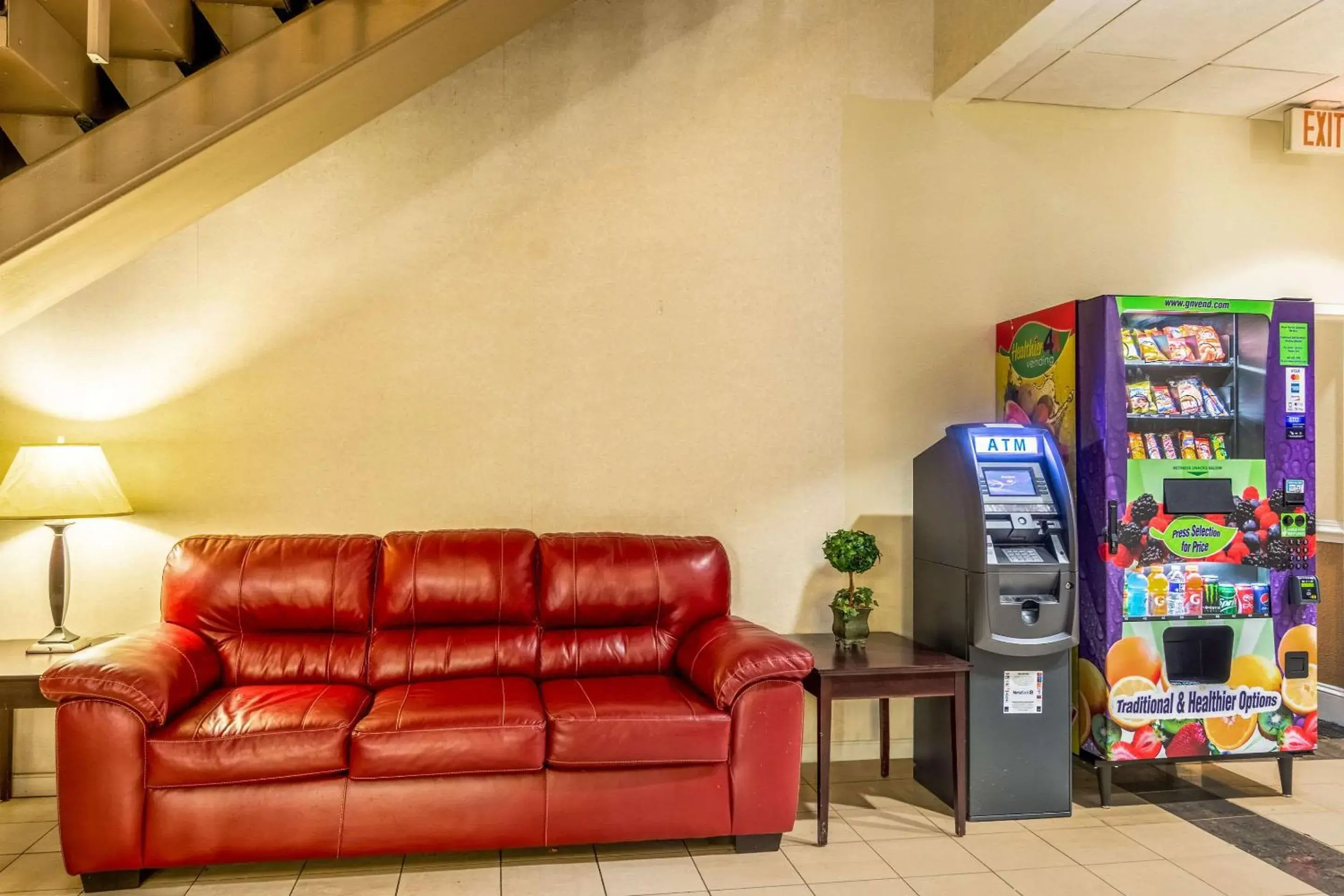 Lobby or reception, Seating Area in Rodeway Inn Central