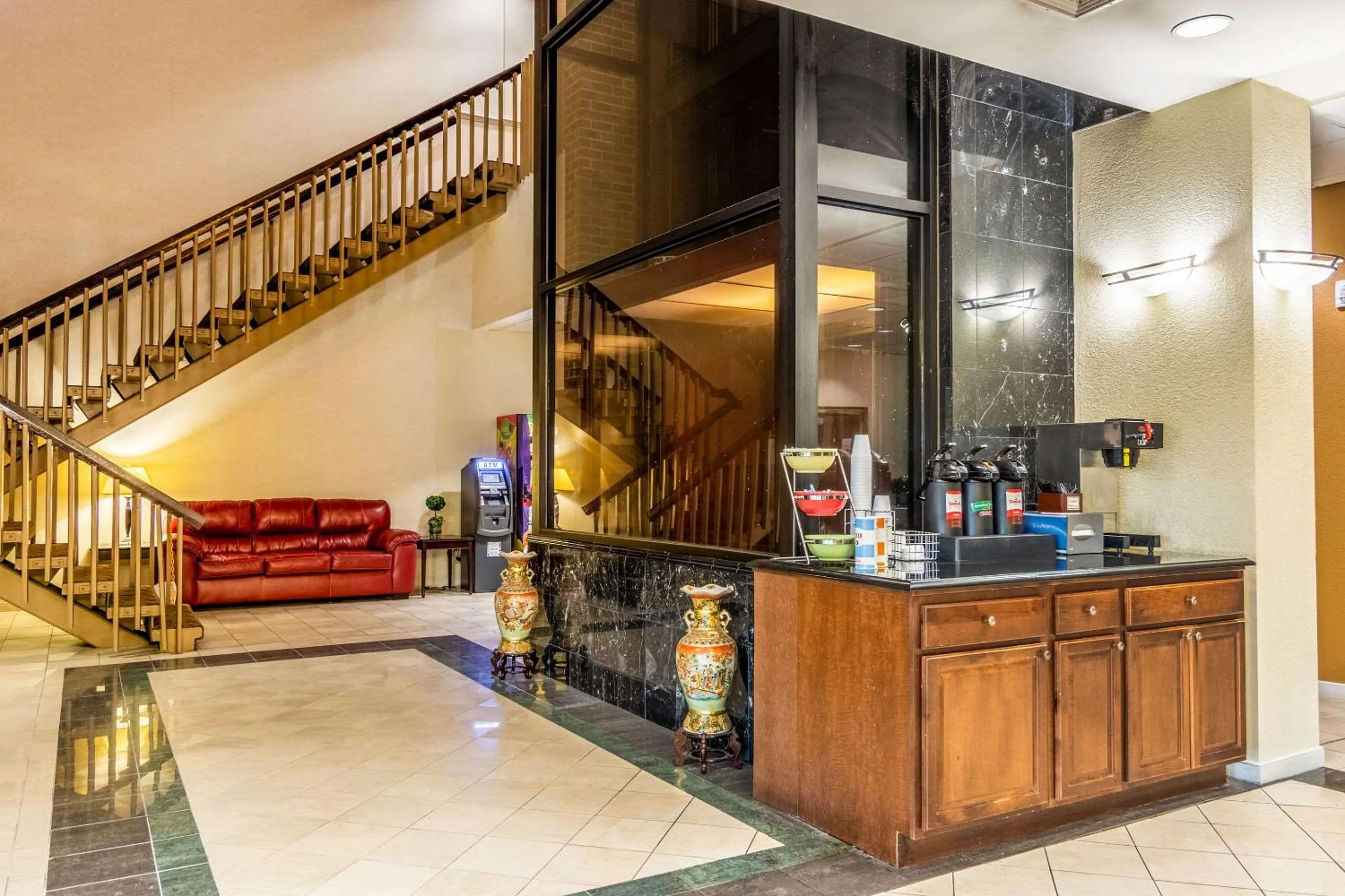 Lobby or reception in Rodeway Inn Central