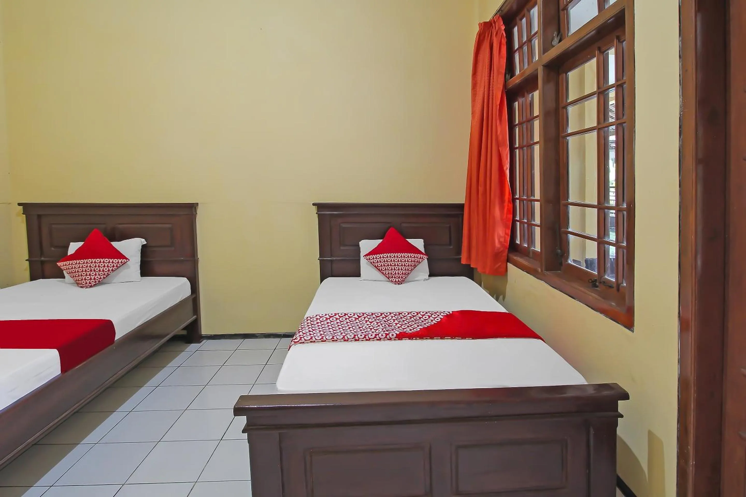 Bedroom, Bed in OYO 1984 Hotel Istana Family Syariah