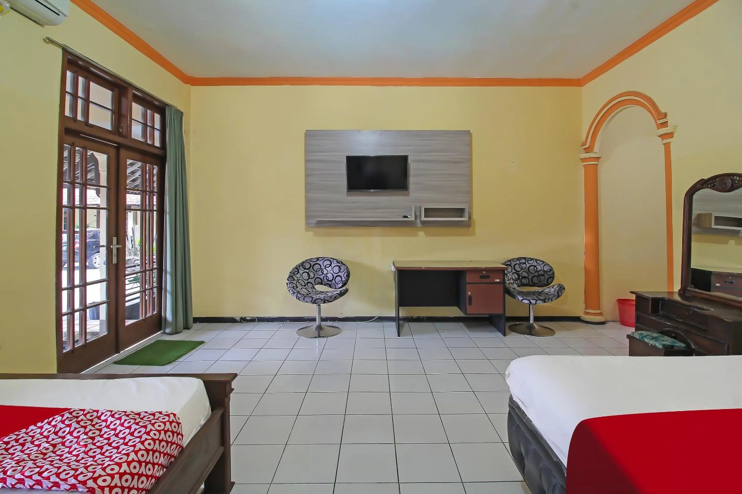 Bedroom, Bed in OYO 1984 Hotel Istana Family Syariah