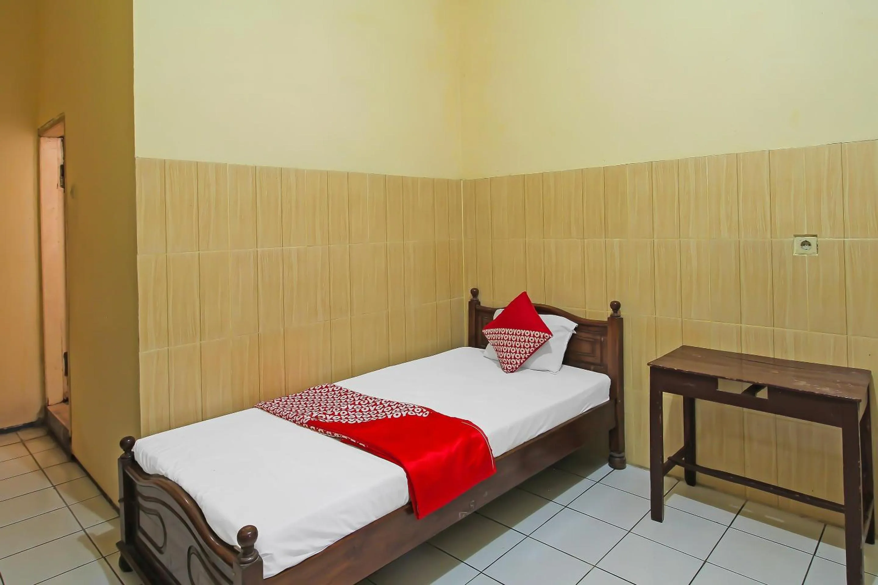 Bedroom, Bed in OYO 1984 Hotel Istana Family Syariah