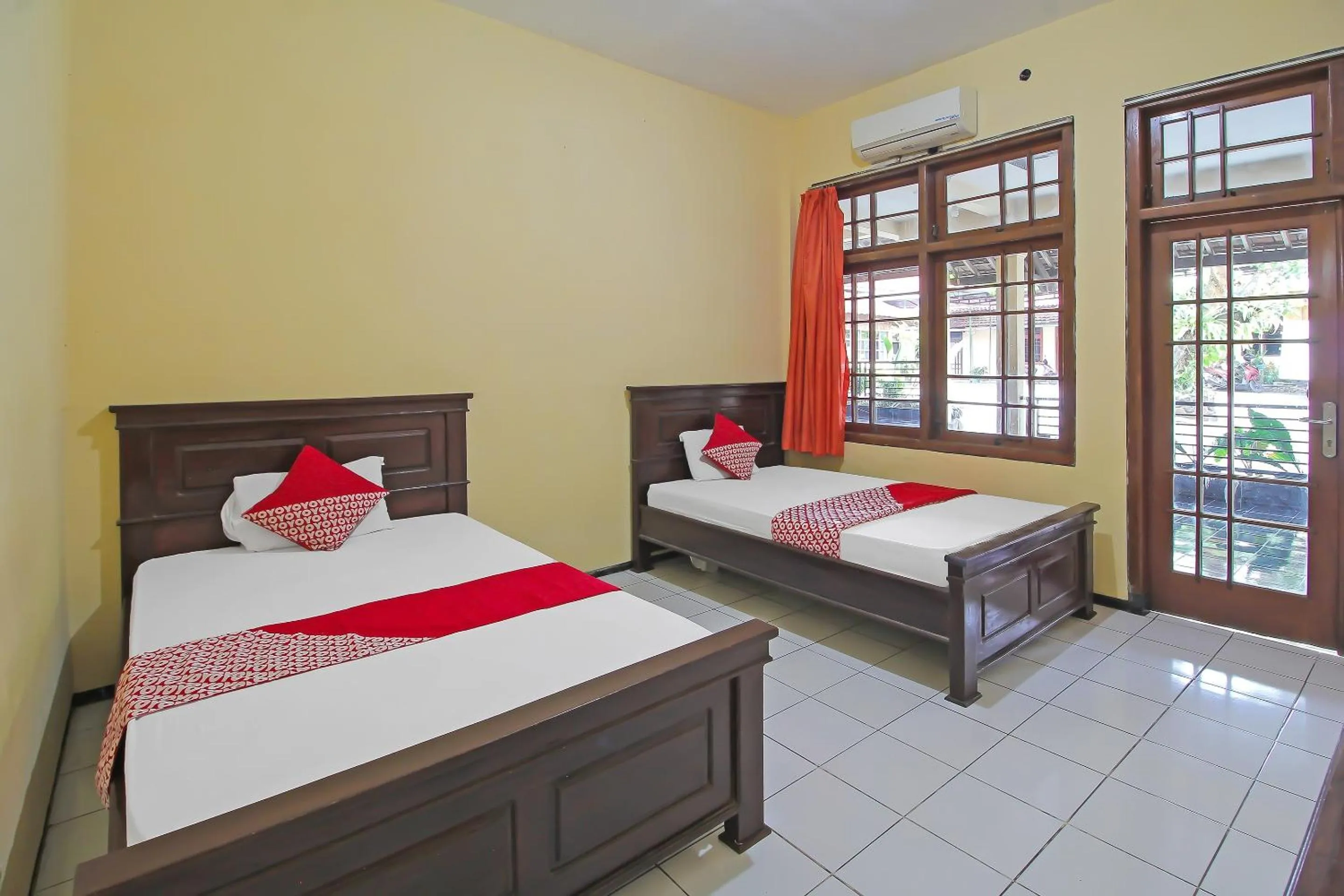 Bedroom, Bed in OYO 1984 Hotel Istana Family Syariah