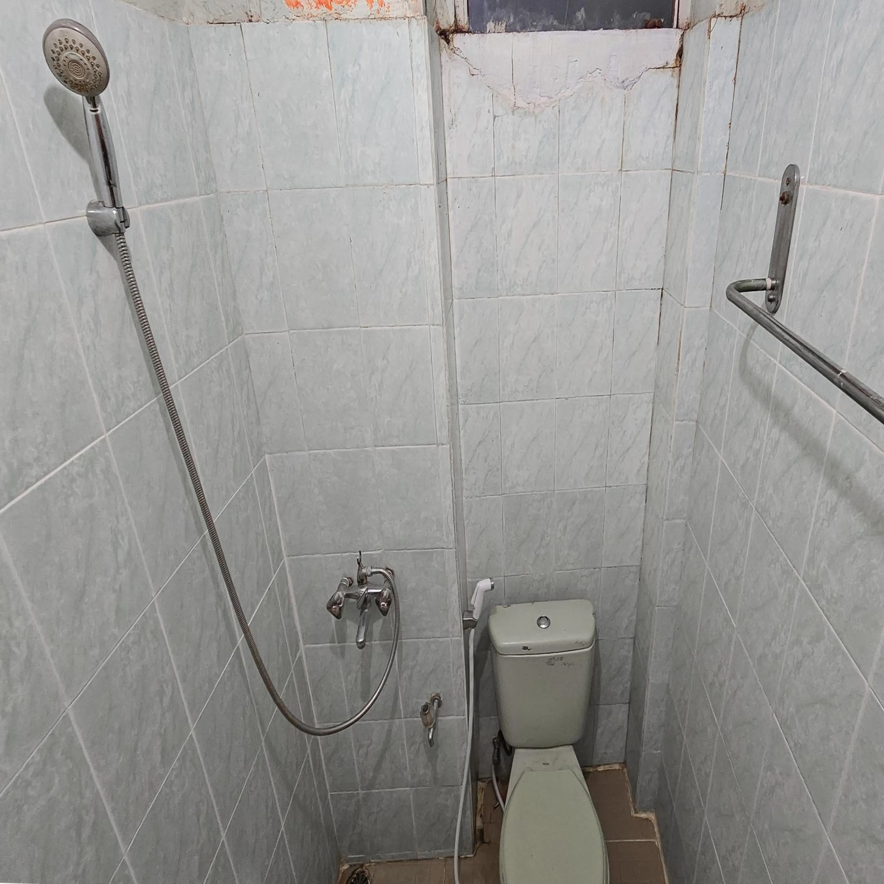 Bathroom in Urbanview Hotel Kharisma Banjarmasin