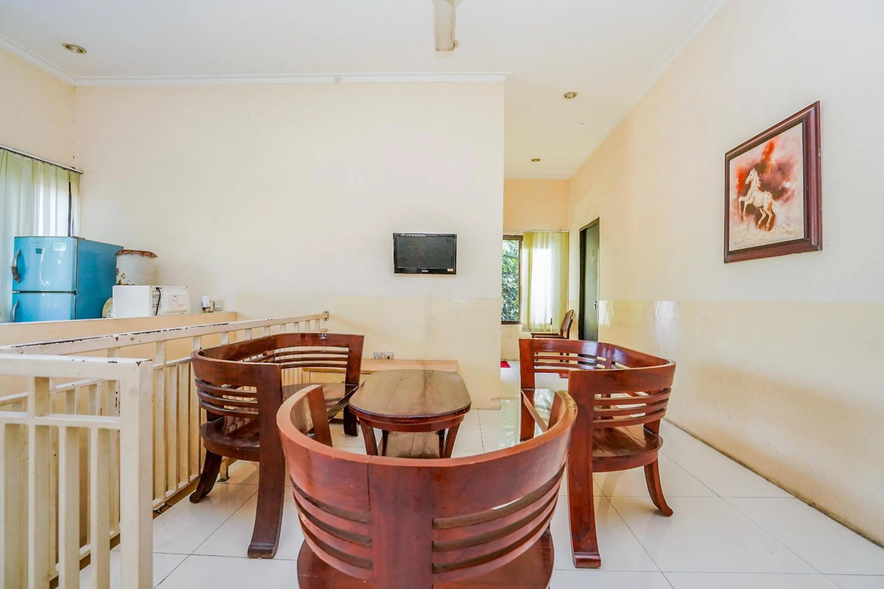 Lobby or reception, Restaurant/Places to Eat in OYO 1956 Kana Family Residence