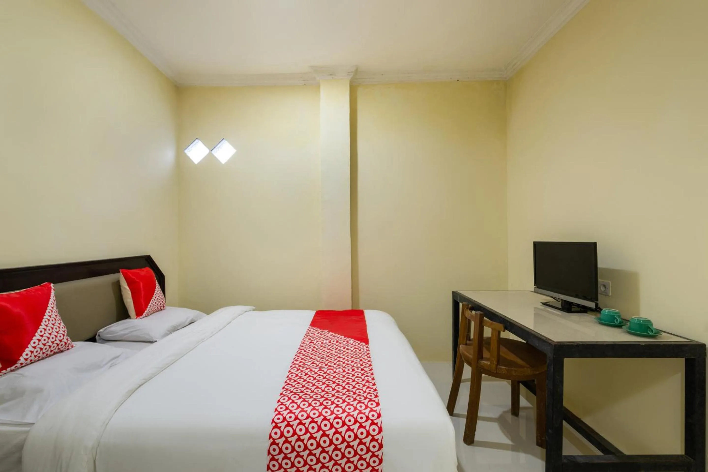 Bedroom in Hotel O Bromo Hill