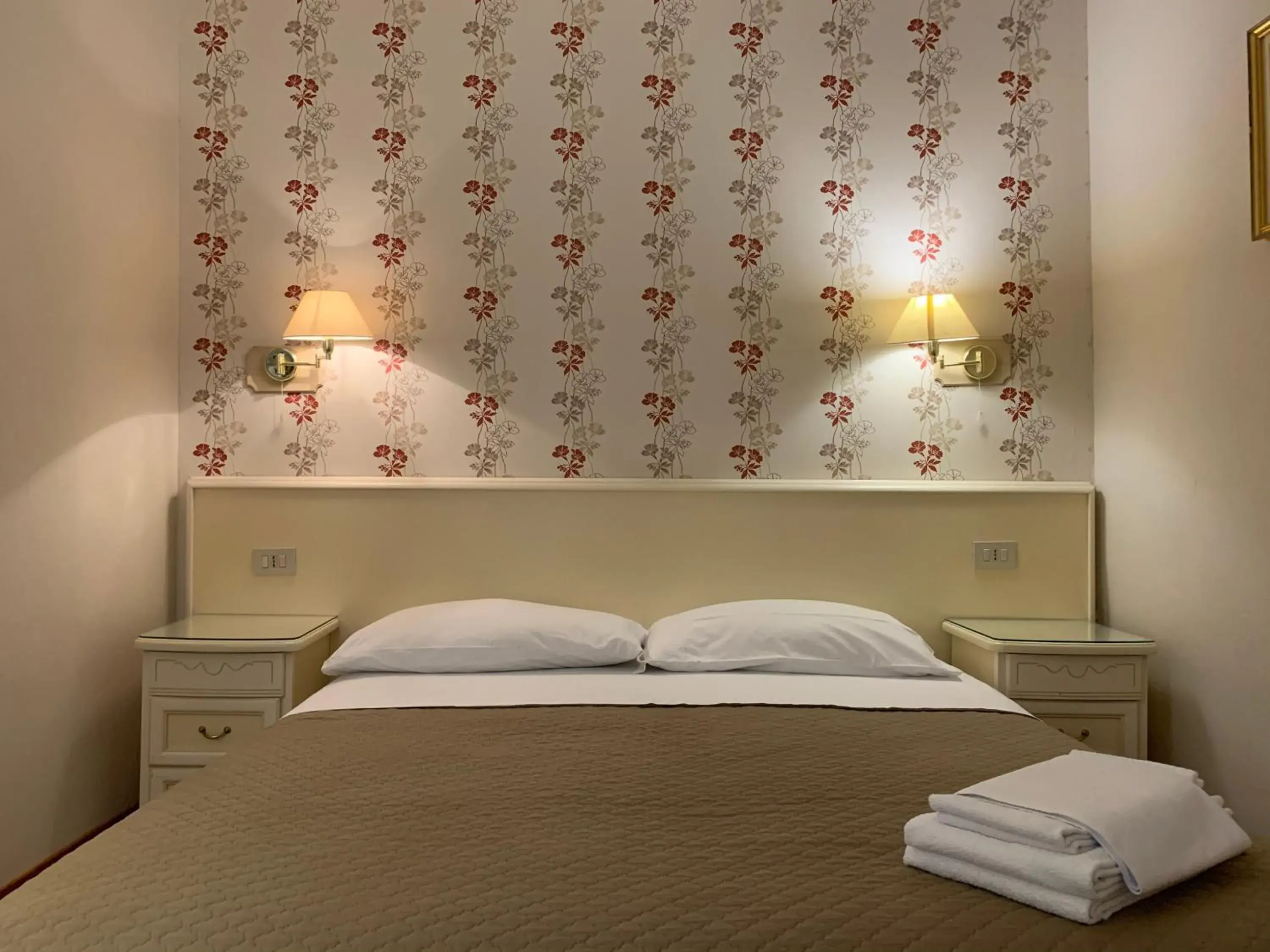 Double Room with Private External Bathroom in AL CAMPANIEL BED AND BREAKFAST Double Room with Private External Bathroom in AL CAMPANIEL BED AND BREAKFAST
