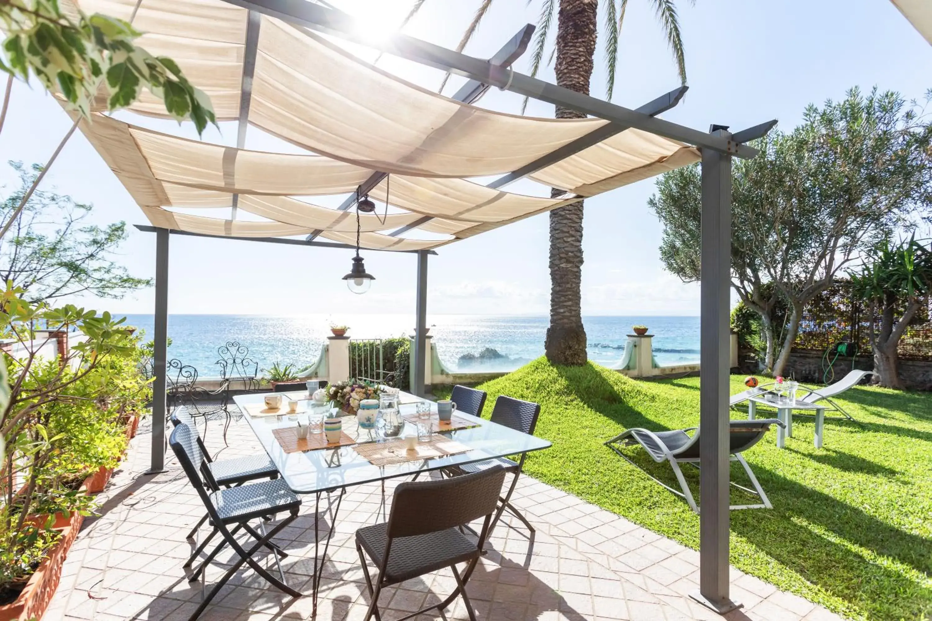 GuestHost - Penelope Seaview Apartment GuestHost - Penelope Seaview Apartment