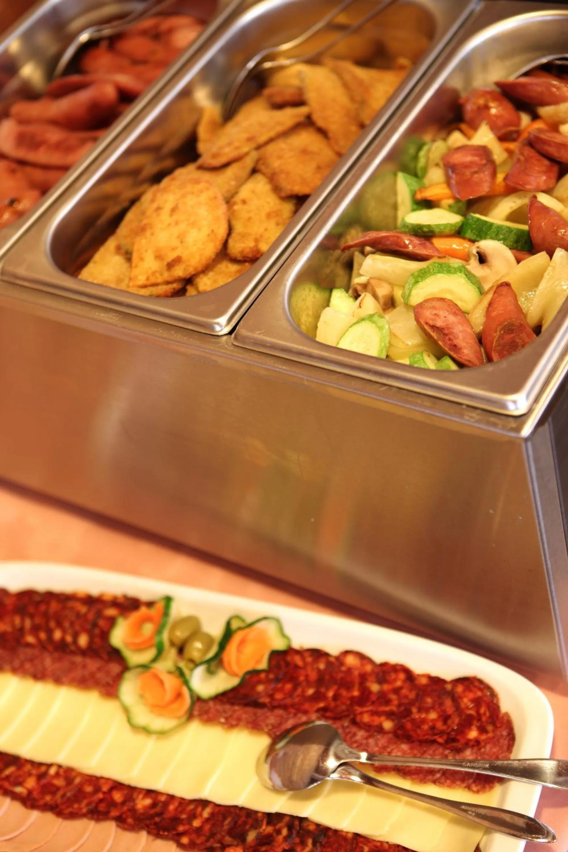 Food in Hotel Novella Uno