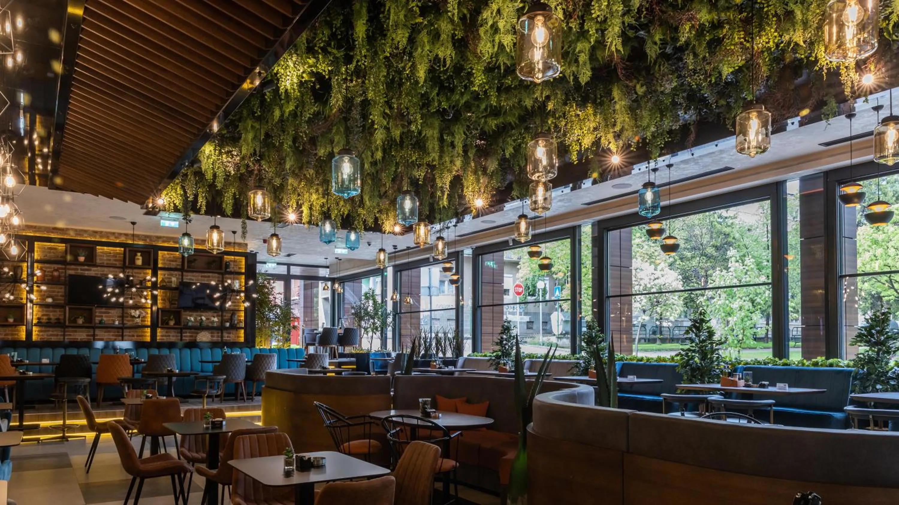 Restaurant/places to eat in Hammeum Hotel