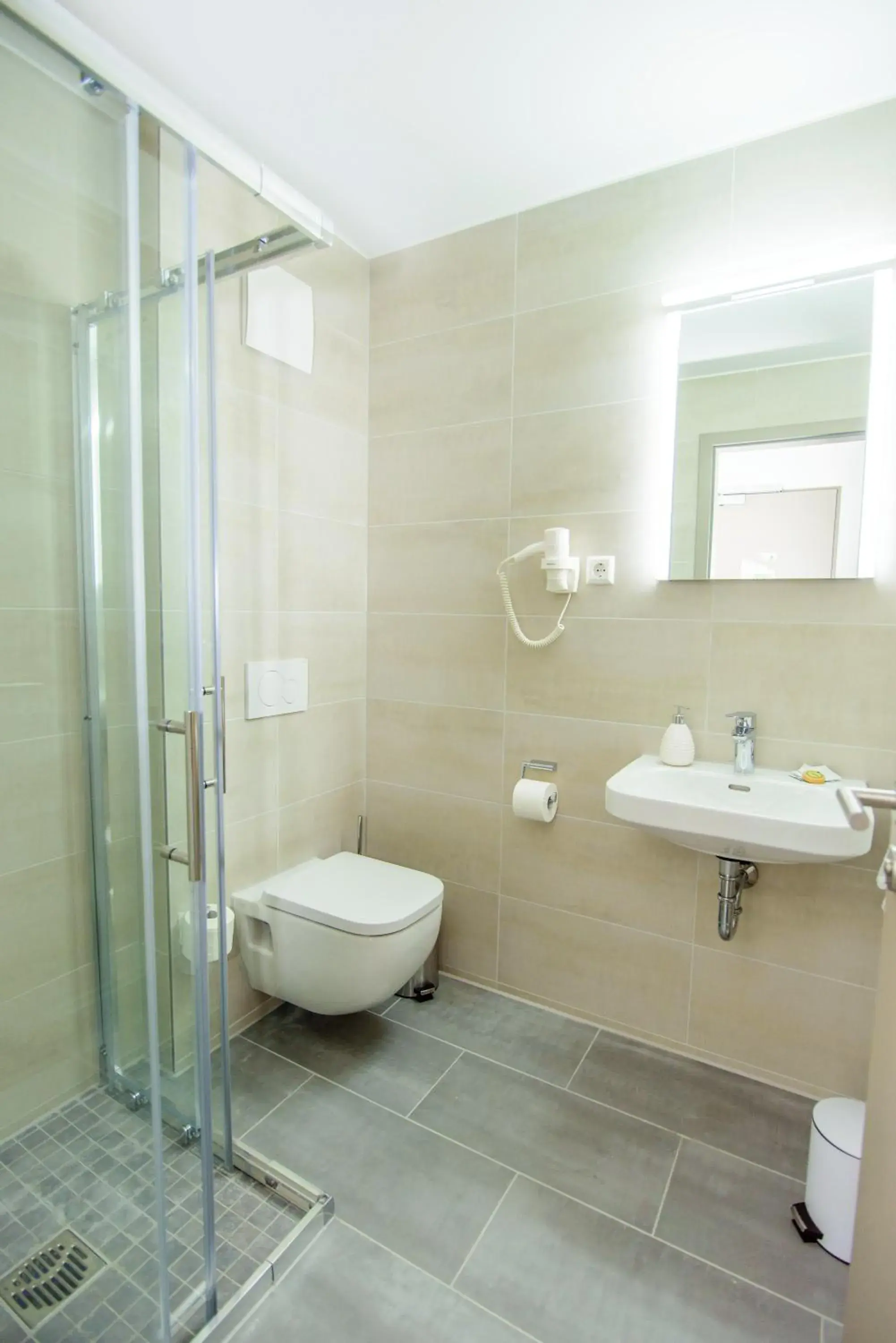 Single Room with Shower in Hotel Filderhof Reutlingen Single Room with Shower in Hotel Filderhof Reutlingen