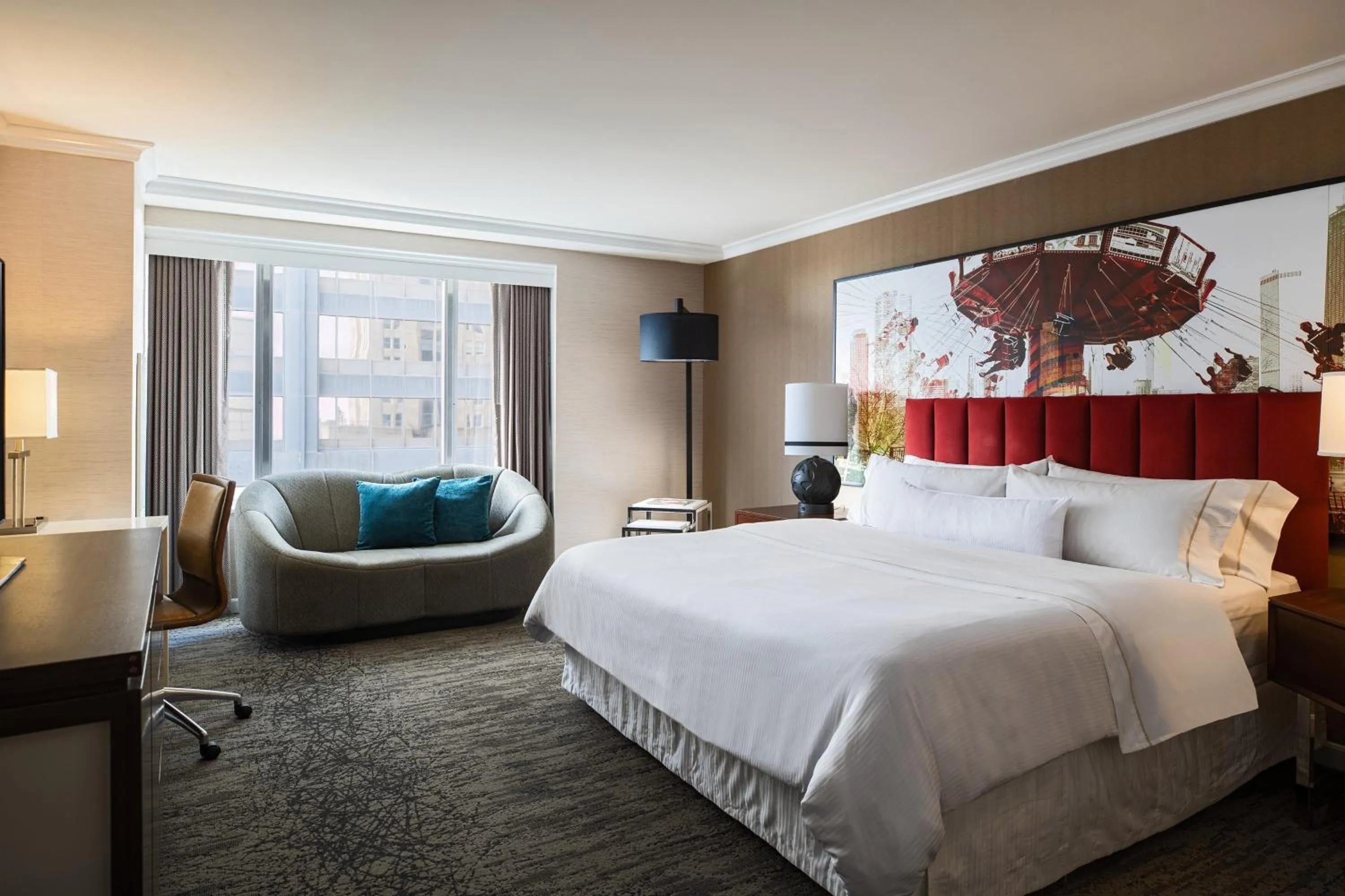Photo of the whole room, Bed in The Westin Michigan Avenue Chicago