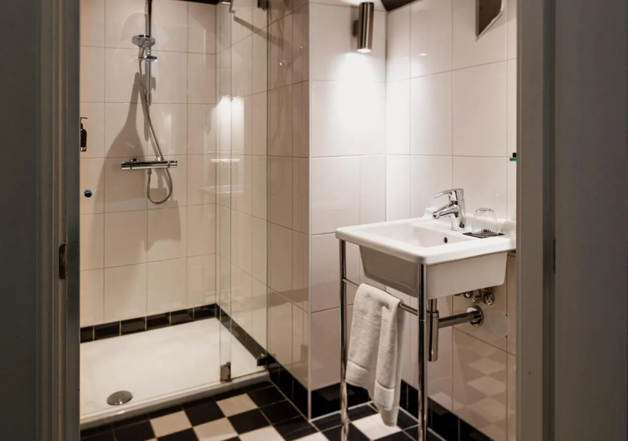 Shower in Landgoed Huize Bergen Den Bosch - Vught