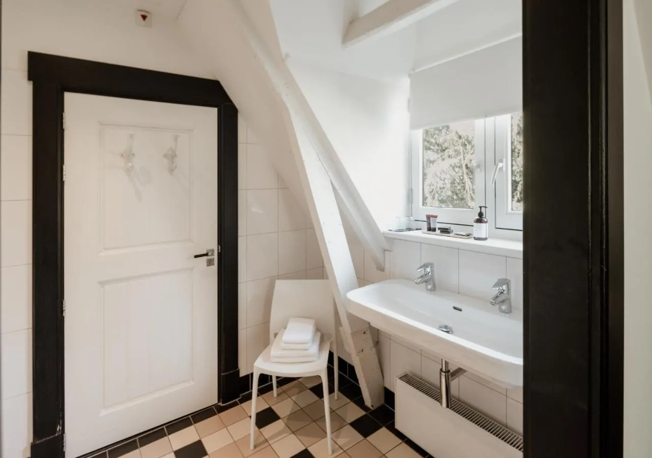 Shower in Landgoed Huize Bergen Den Bosch - Vught