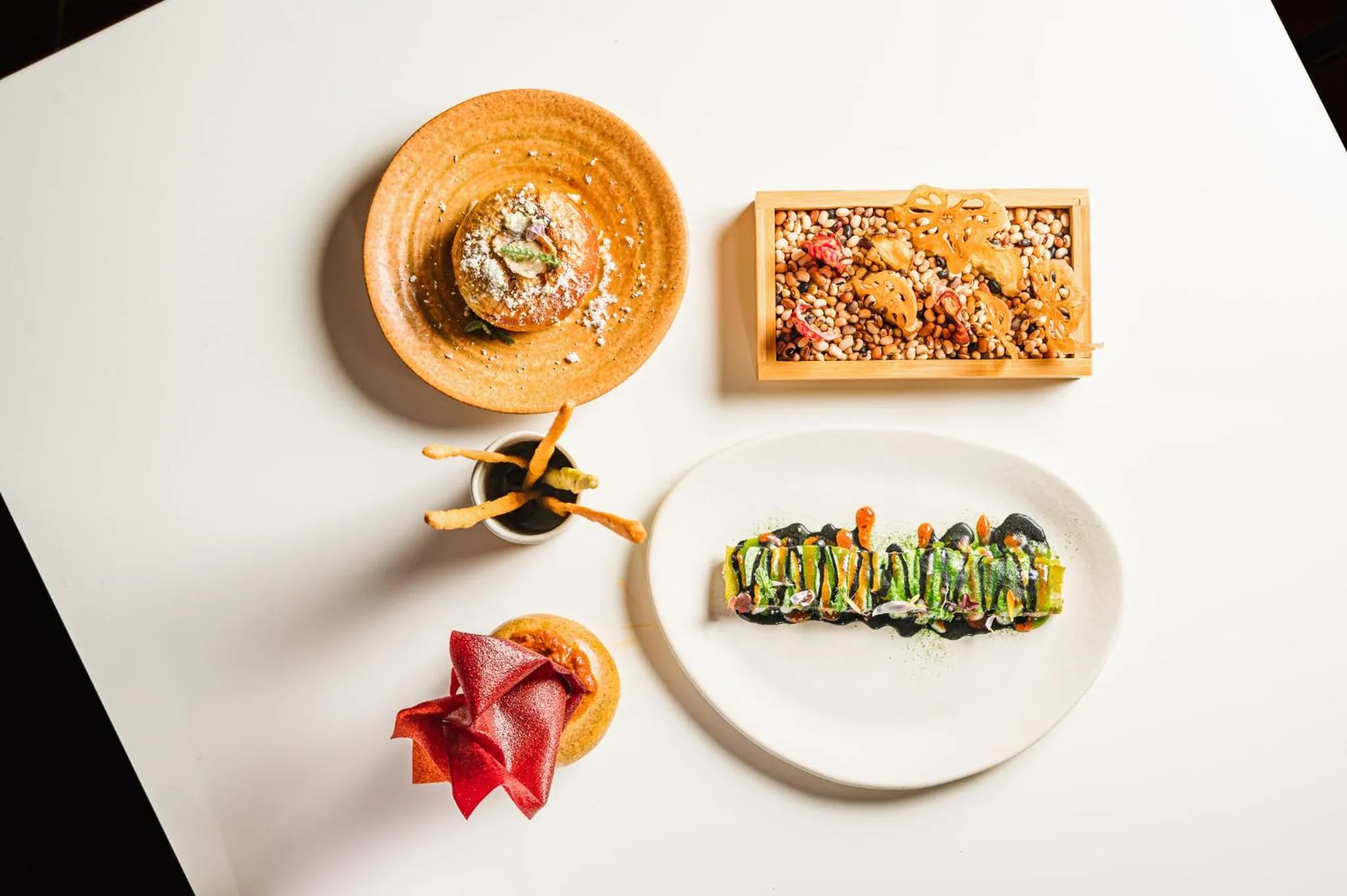 Restaurant/places to eat in Nikis Resort