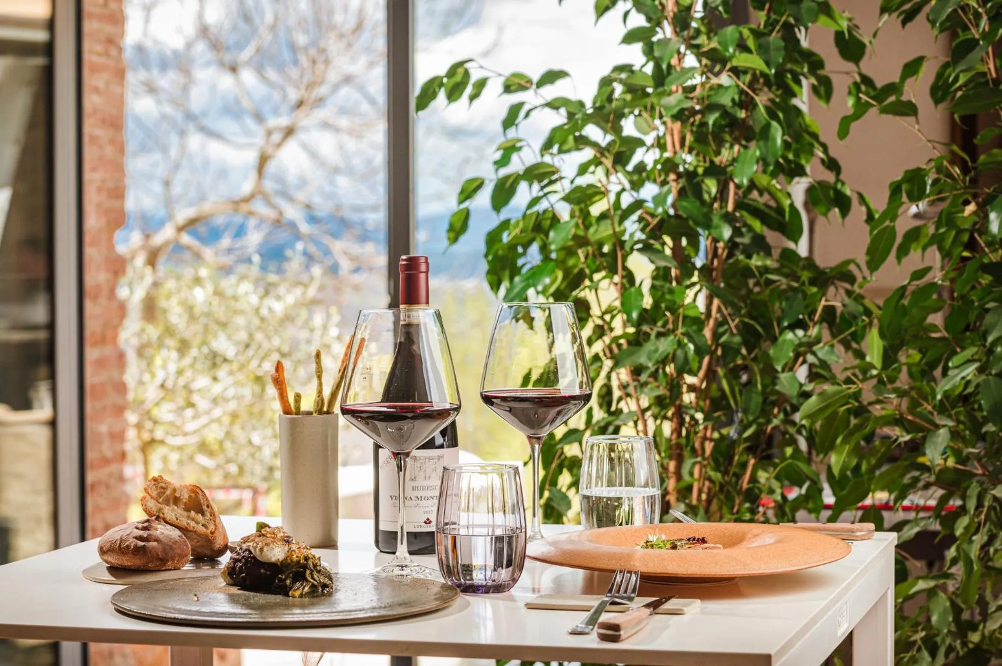 Restaurant/places to eat in Nikis Resort