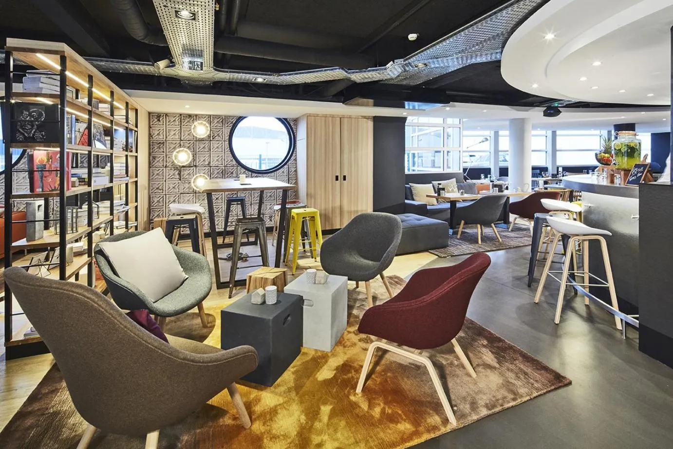 Restaurant/places to eat in Campanile Le Bourget – Airport