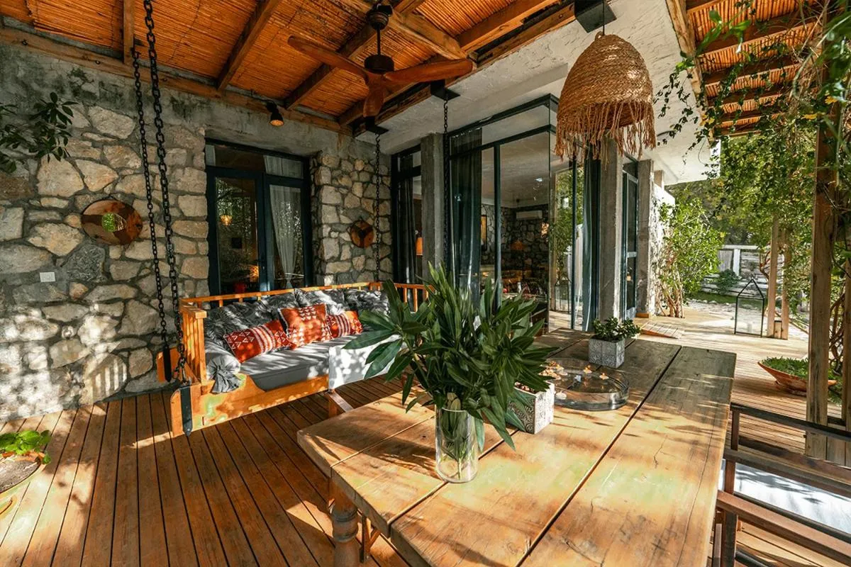 Dining area in Nautical Hotel