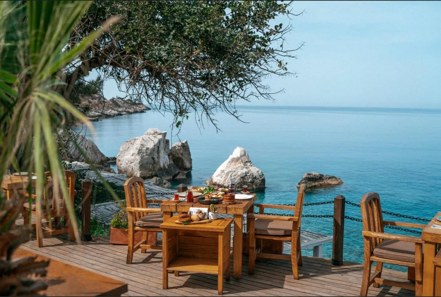 Restaurant/places to eat in Nautical Hotel