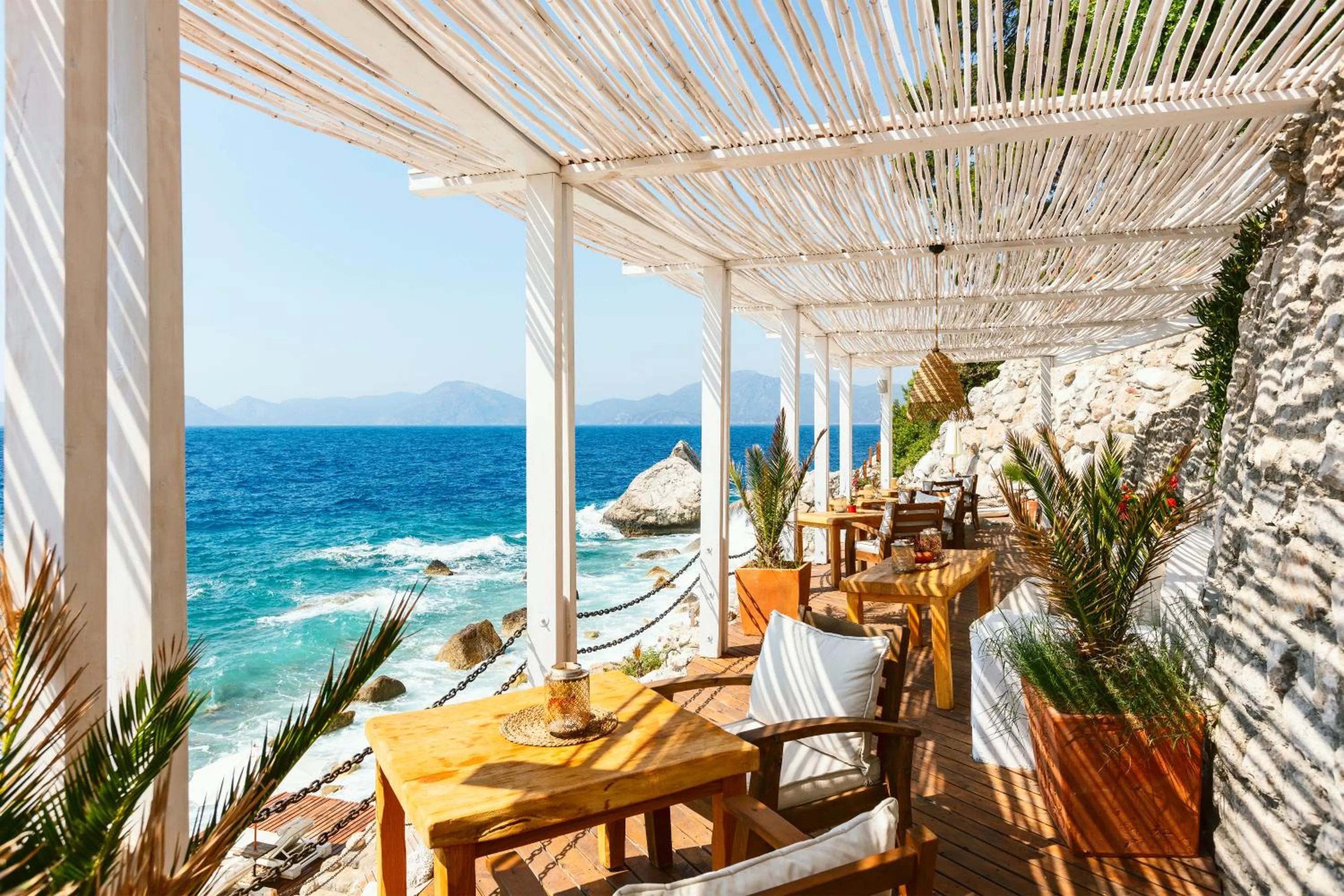 Restaurant/places to eat in Nautical Hotel