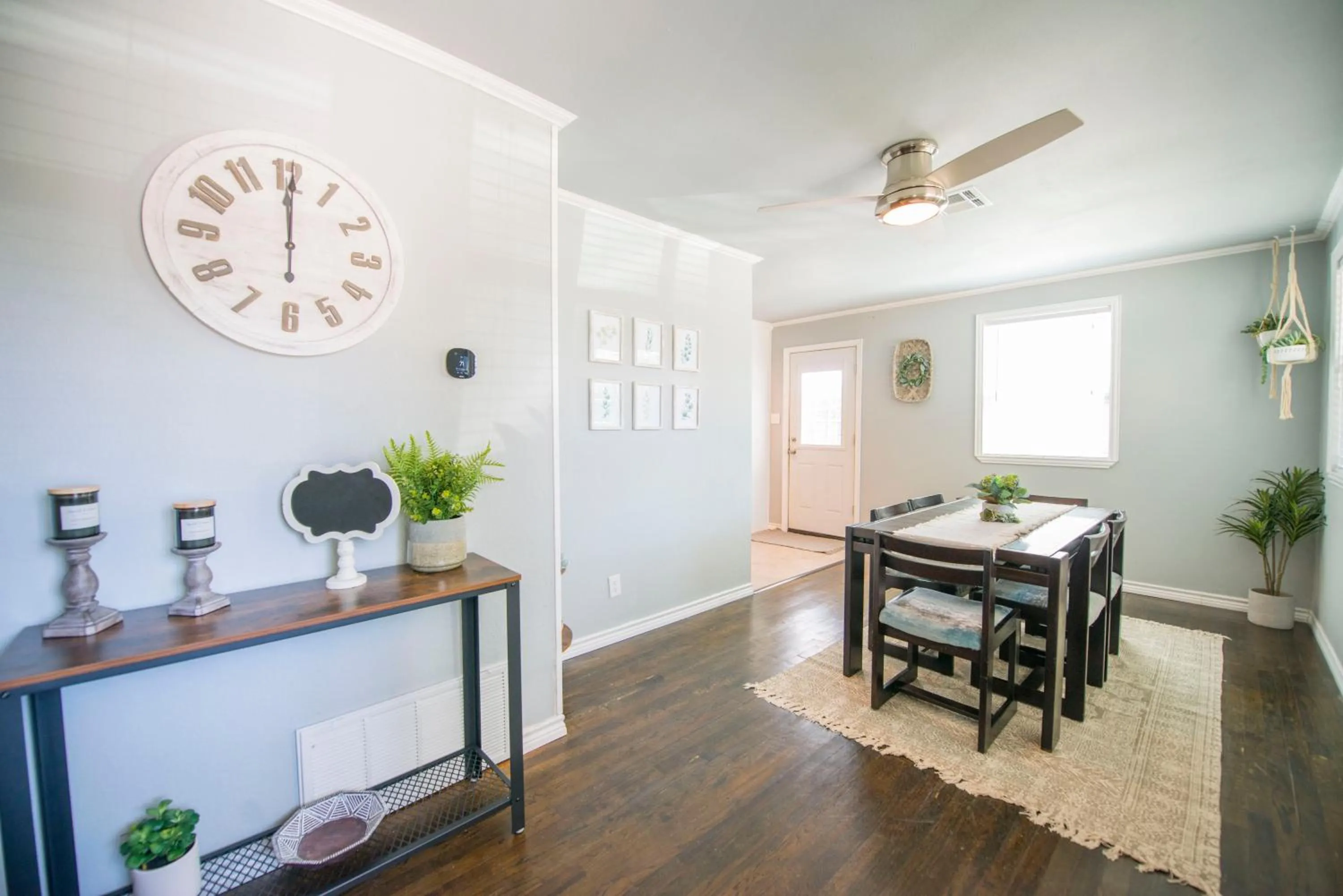 Walk to the Silos! 3 Bed 1960's Bungalow near Baylor