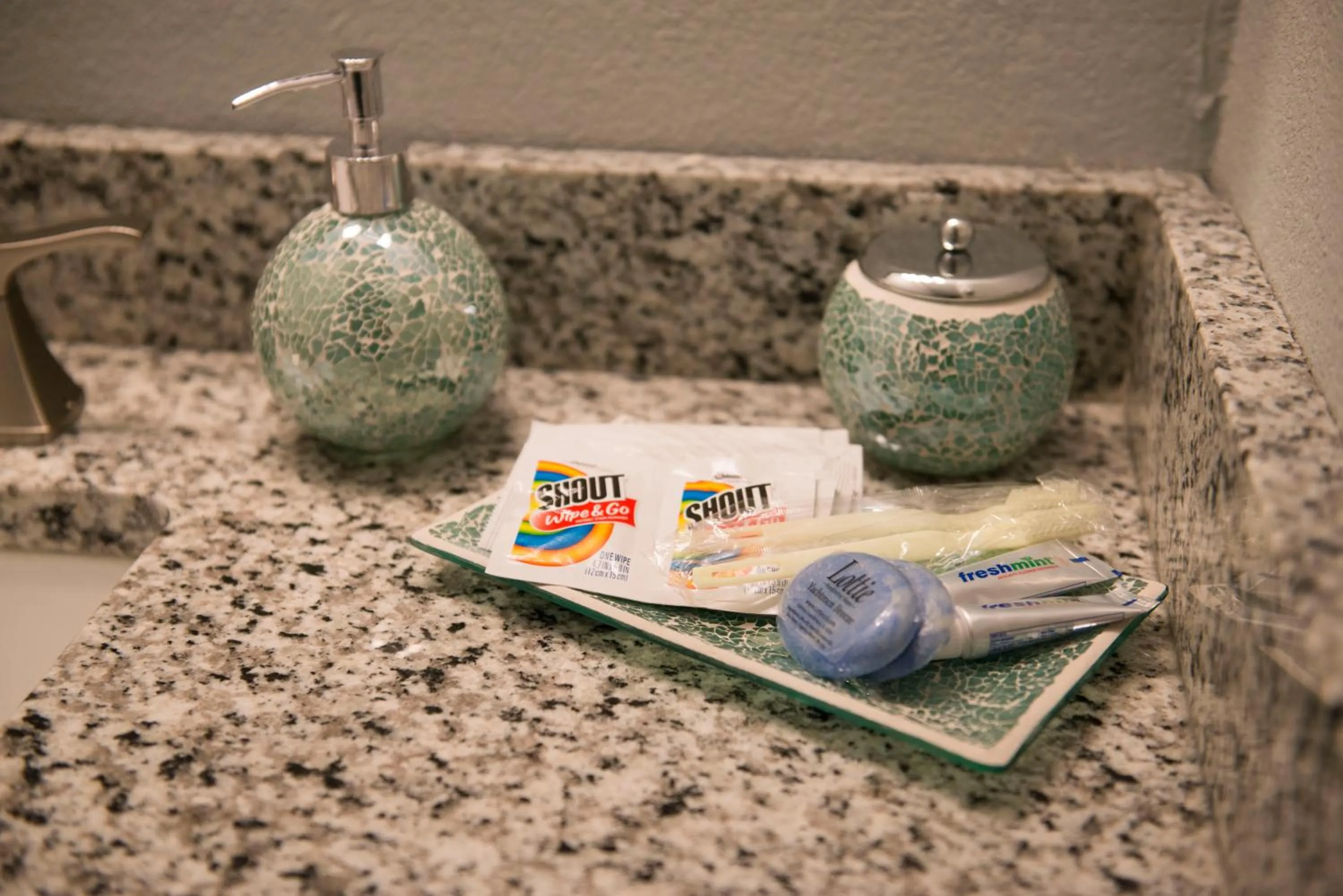 Walk to the Silos! 3 Bed 1960's Bungalow near Baylor