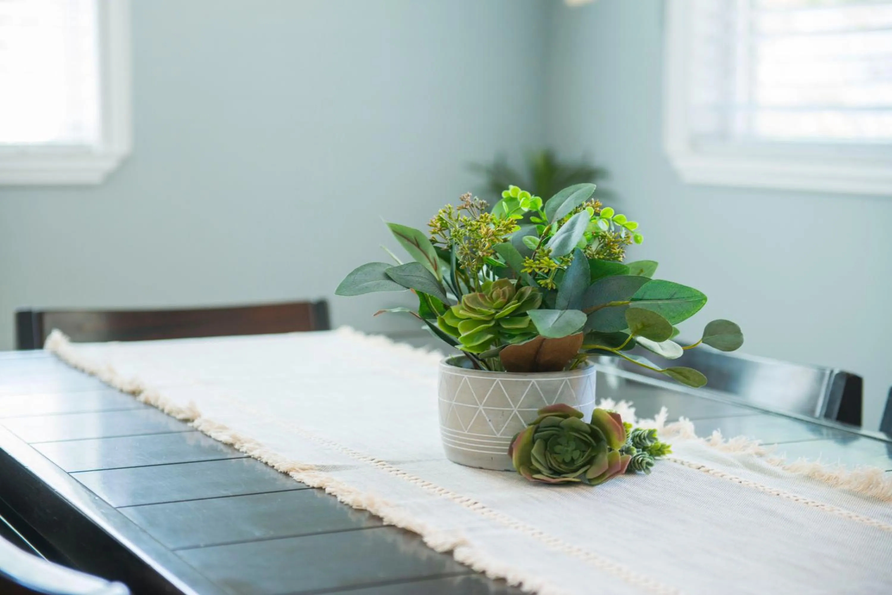 Walk to the Silos! 3 Bed 1960's Bungalow near Baylor