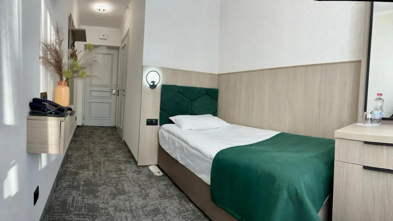 Single Room in Prykarpattya Single Room in Prykarpattya