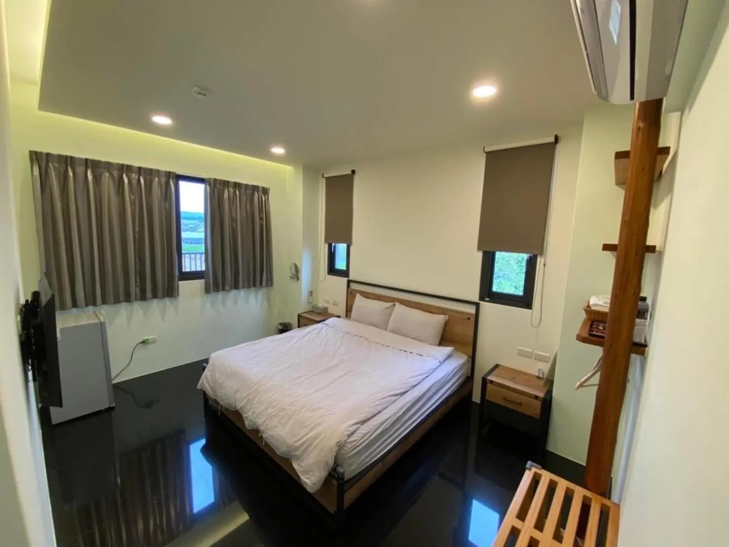 Photo of the whole room, Bed in 晨民宿 Morning Homestay