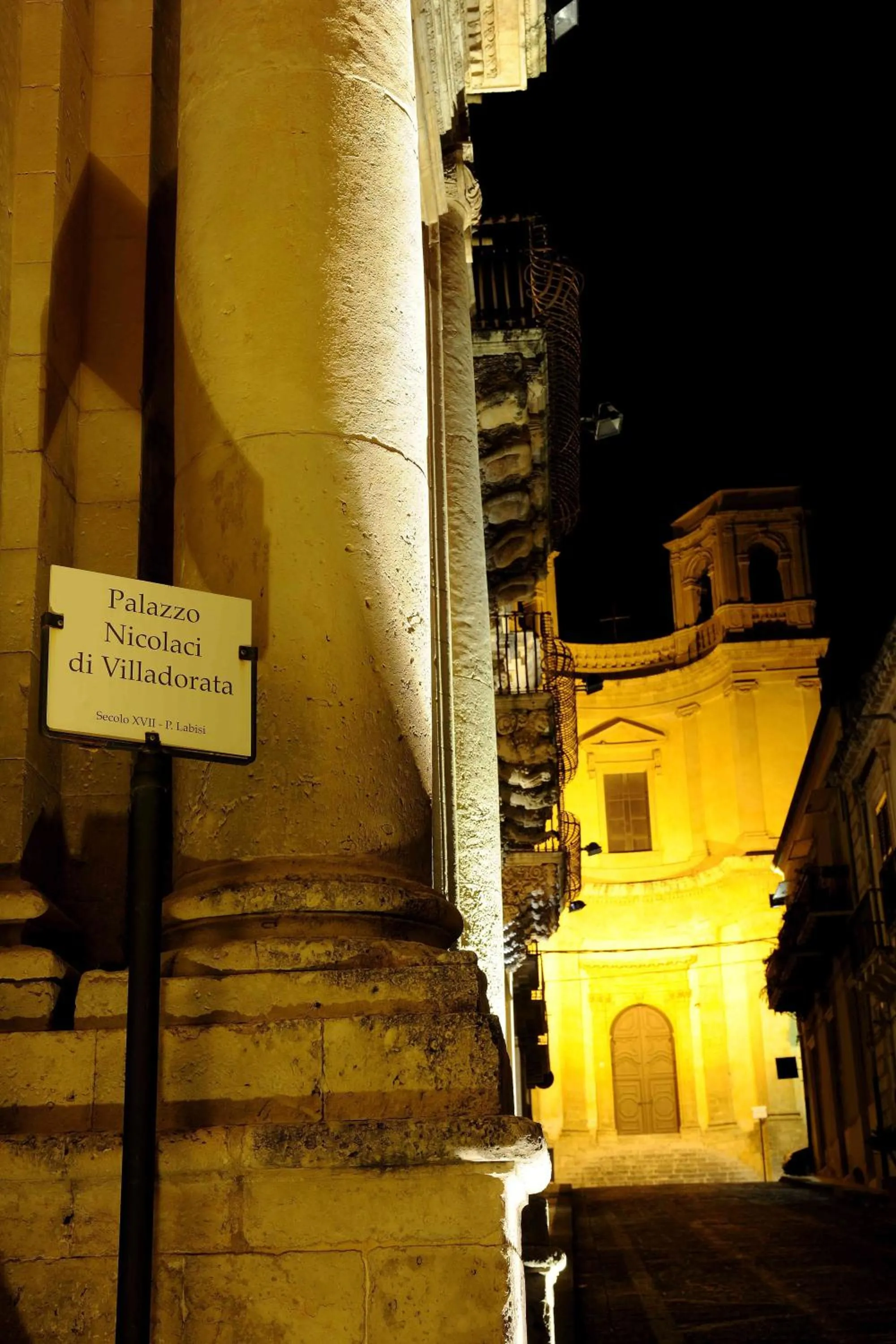 Night in Seven Rooms Villadorata