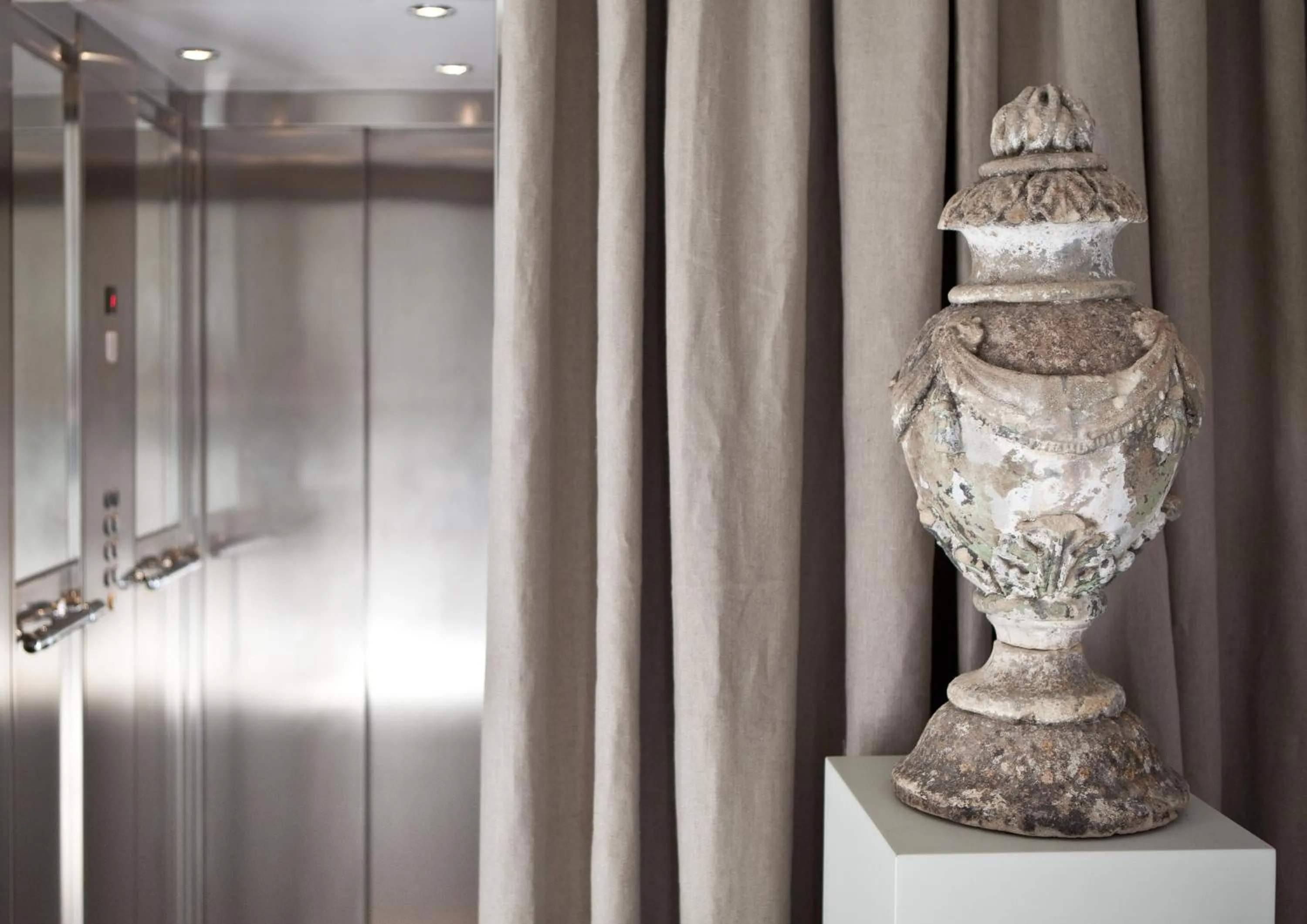 Decorative detail in Seven Rooms Villadorata