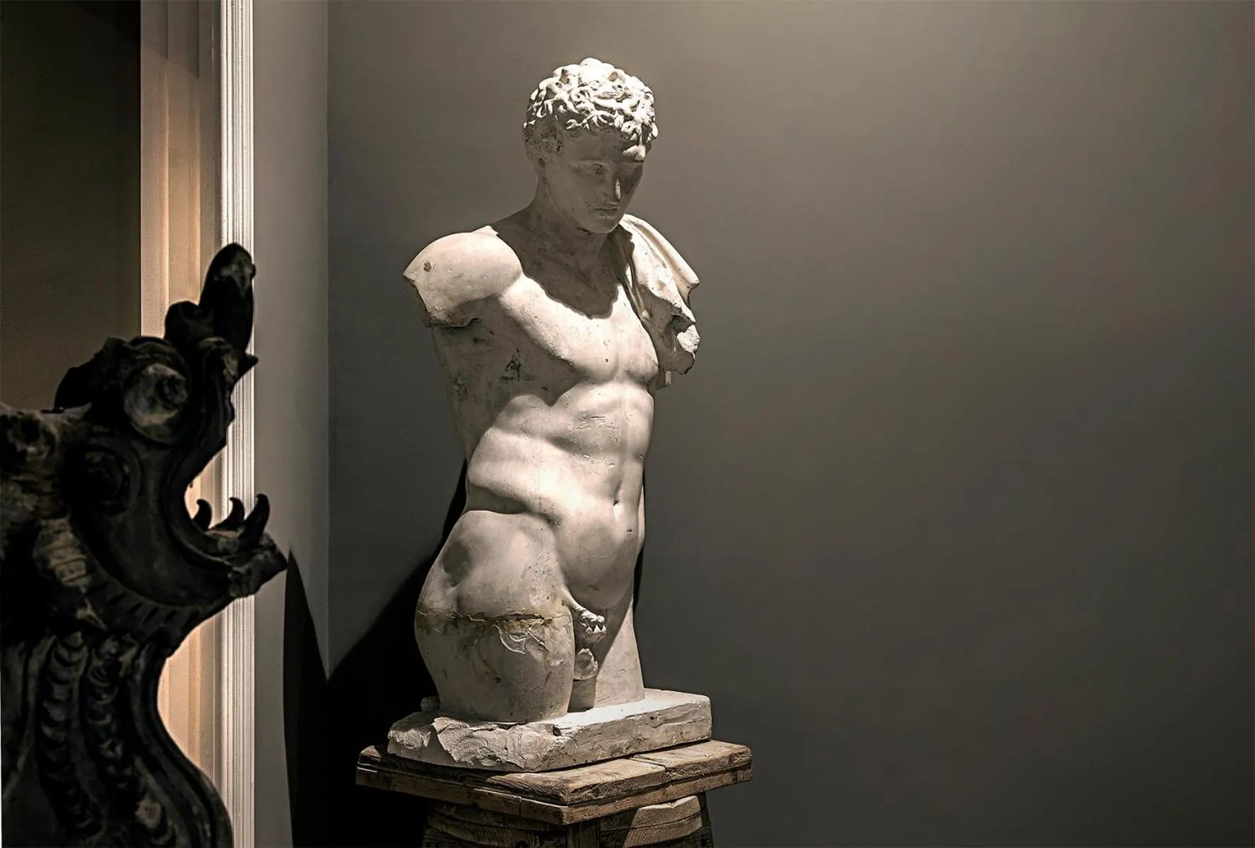 Decorative detail in Seven Rooms Villadorata