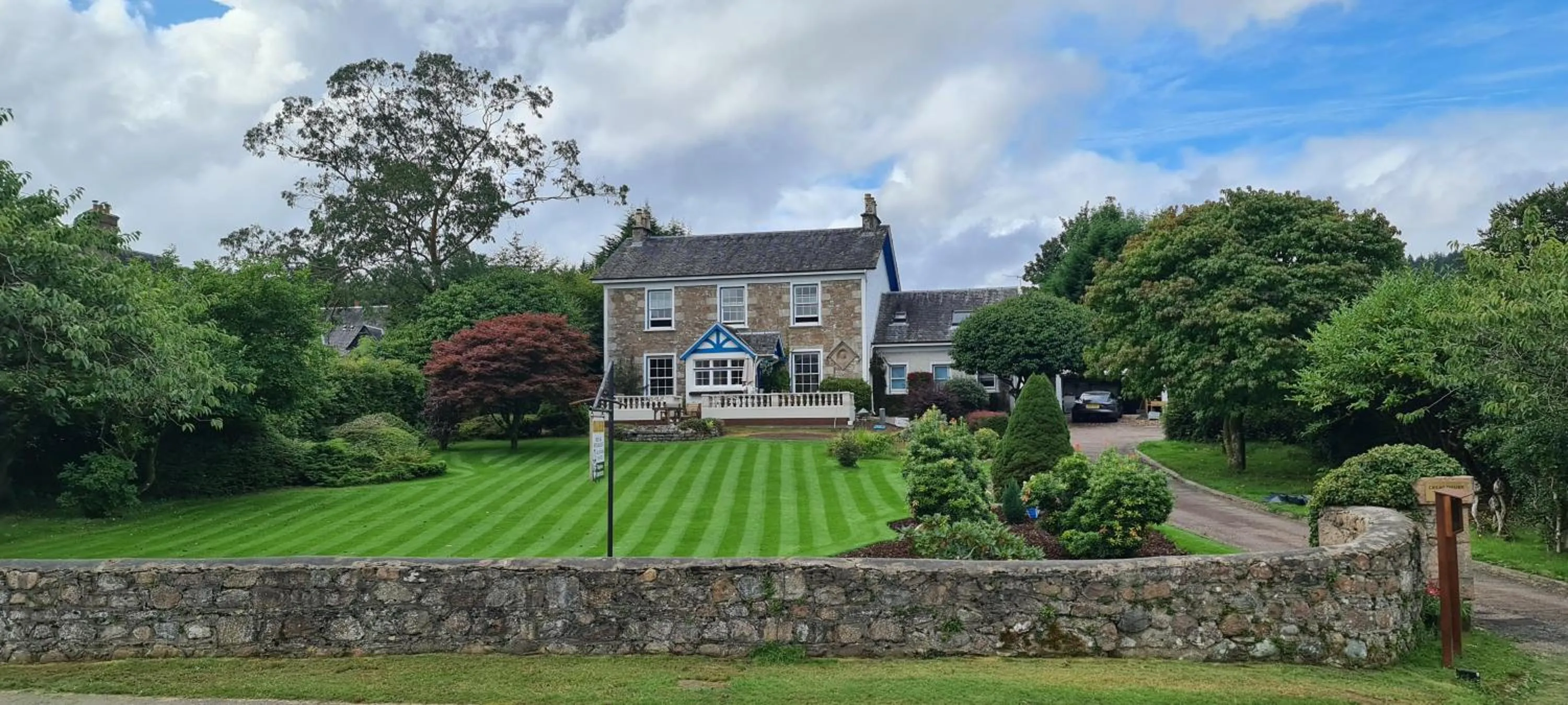 Garden in CREAG DHUBH COUNTRY HOUSE