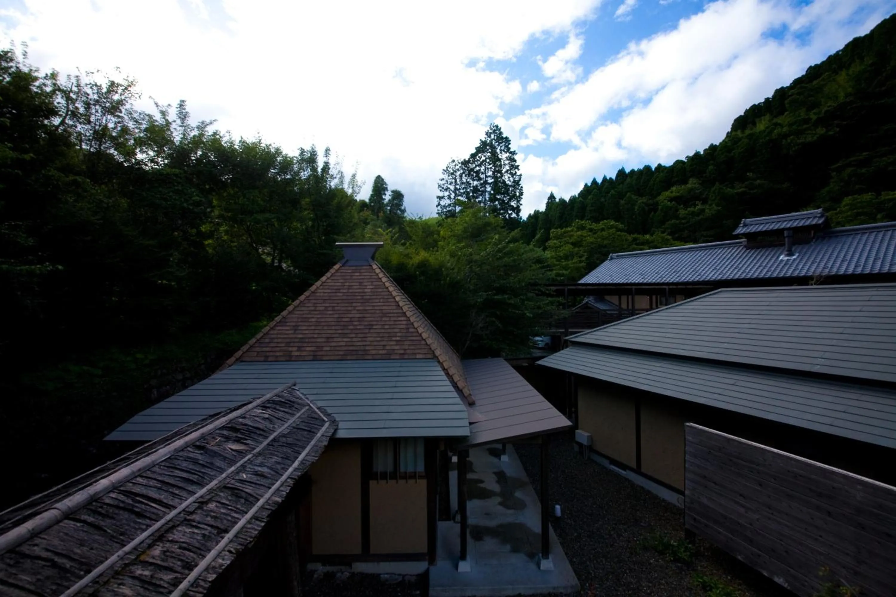 Property building in Yufuin Gettouan