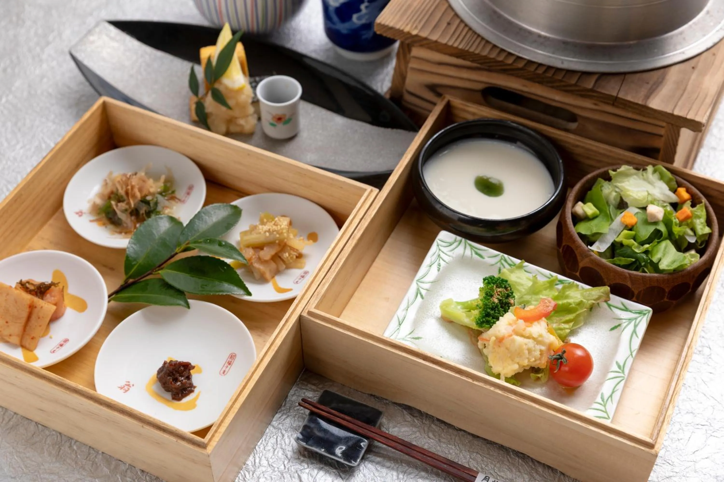 Breakfast in Yufuin Gettouan