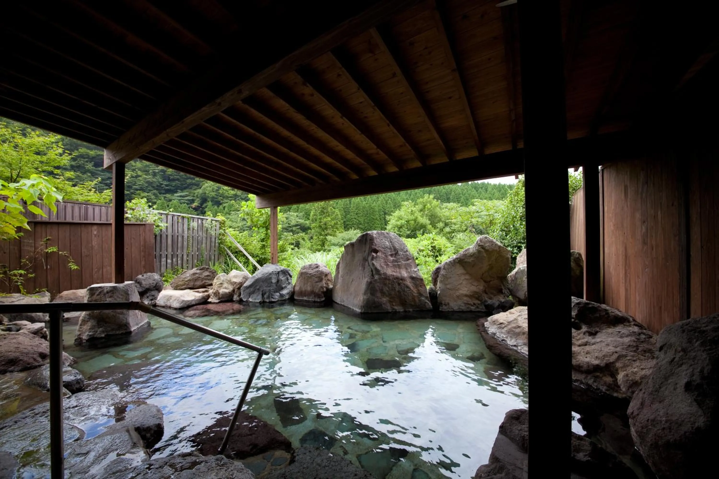 Hot Spring Bath in Yufuin Gettouan