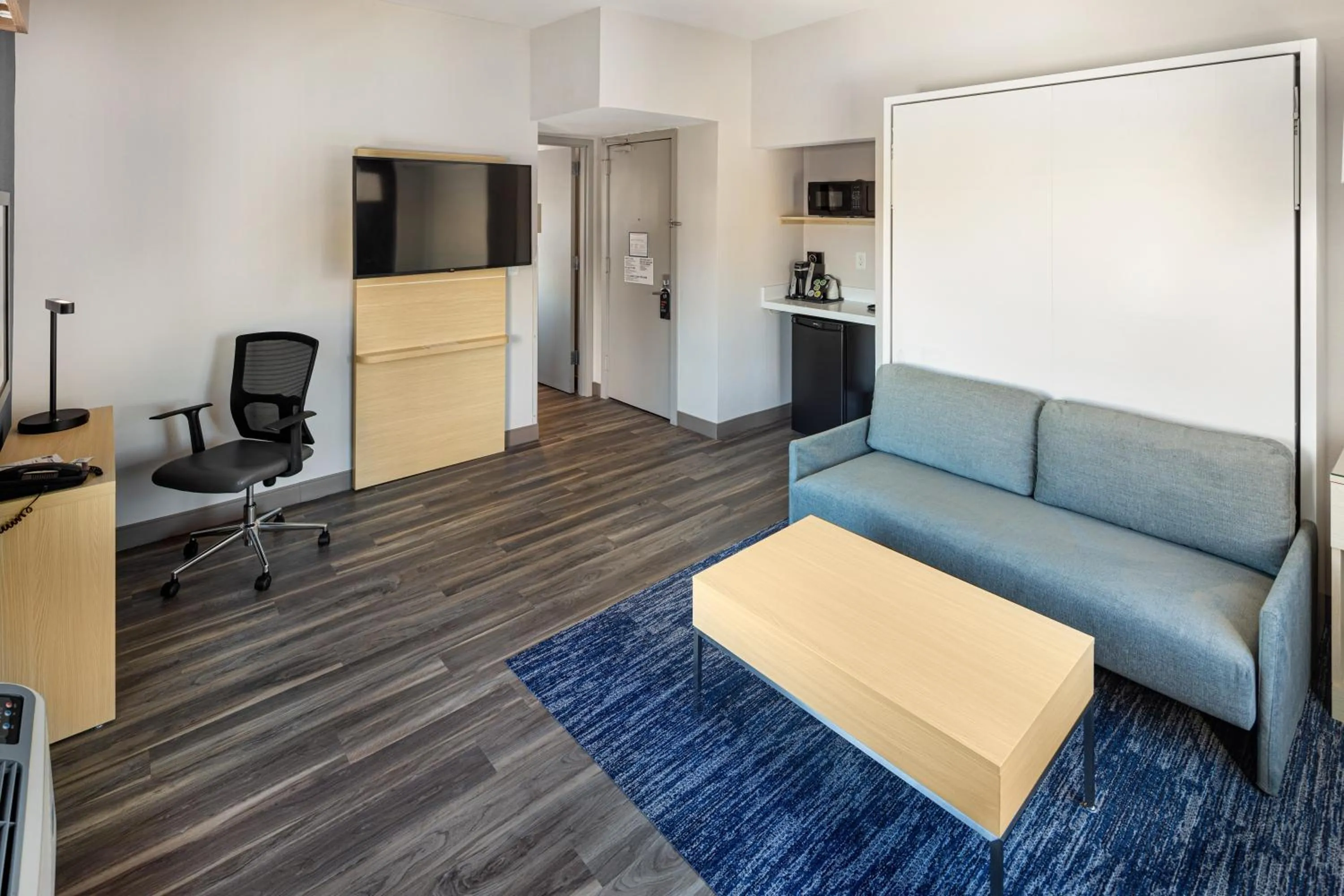 Seating area in Holiday Inn Express & Suites - Atlanta Downtown by IHG