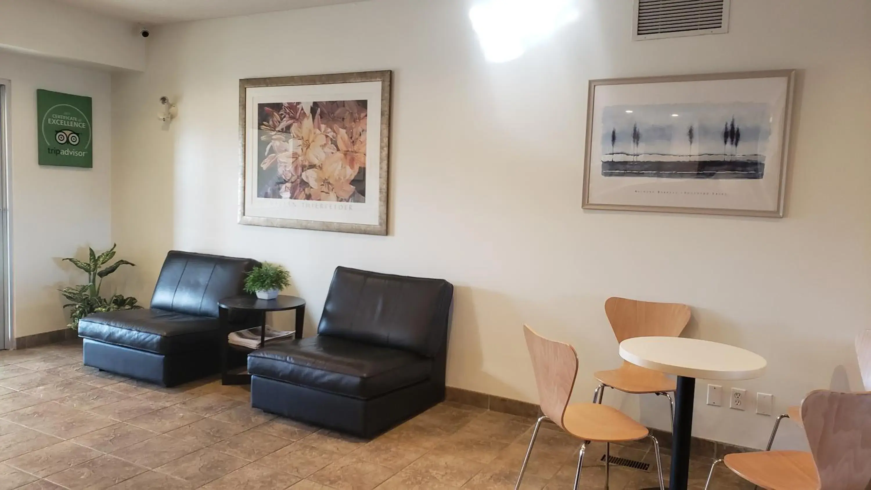 Lobby or reception in Joys Inn Innisfail, AB Lobby or reception in Joys Inn Innisfail, AB